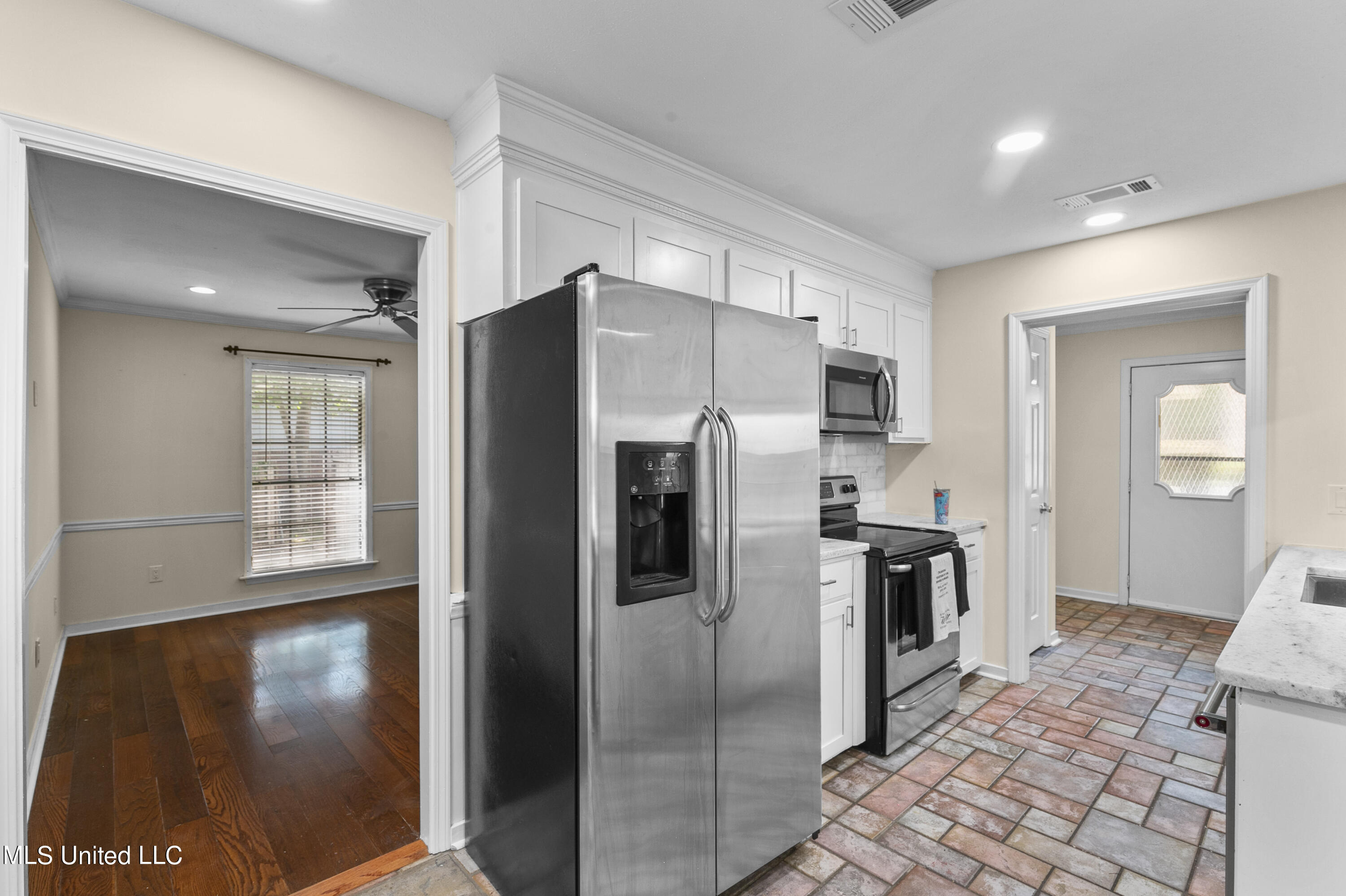 305 Camelia Trail