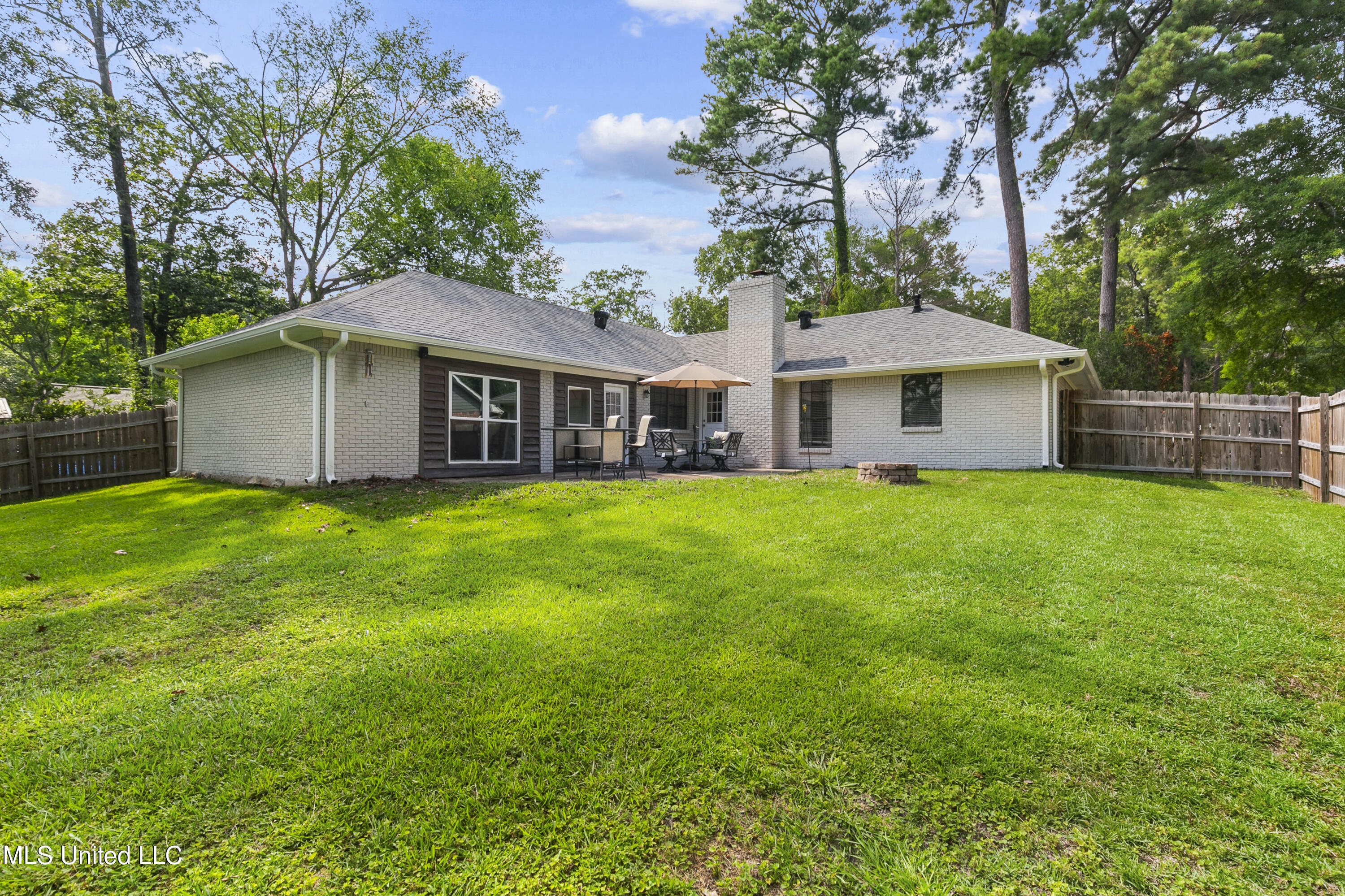 305 Camelia Trail