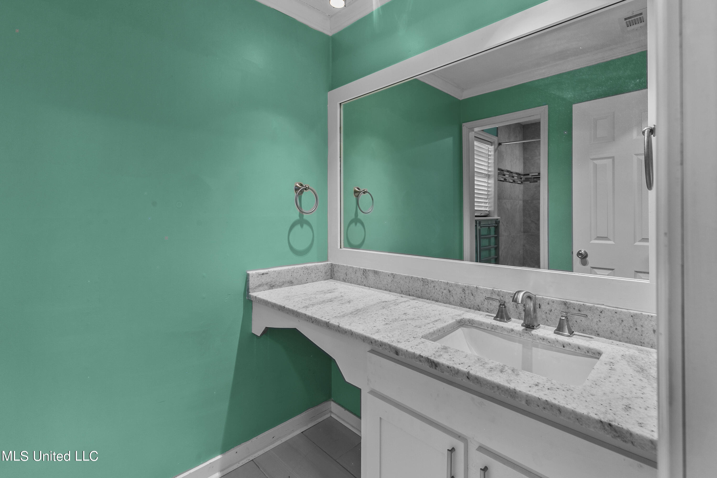 305 Camelia Trail