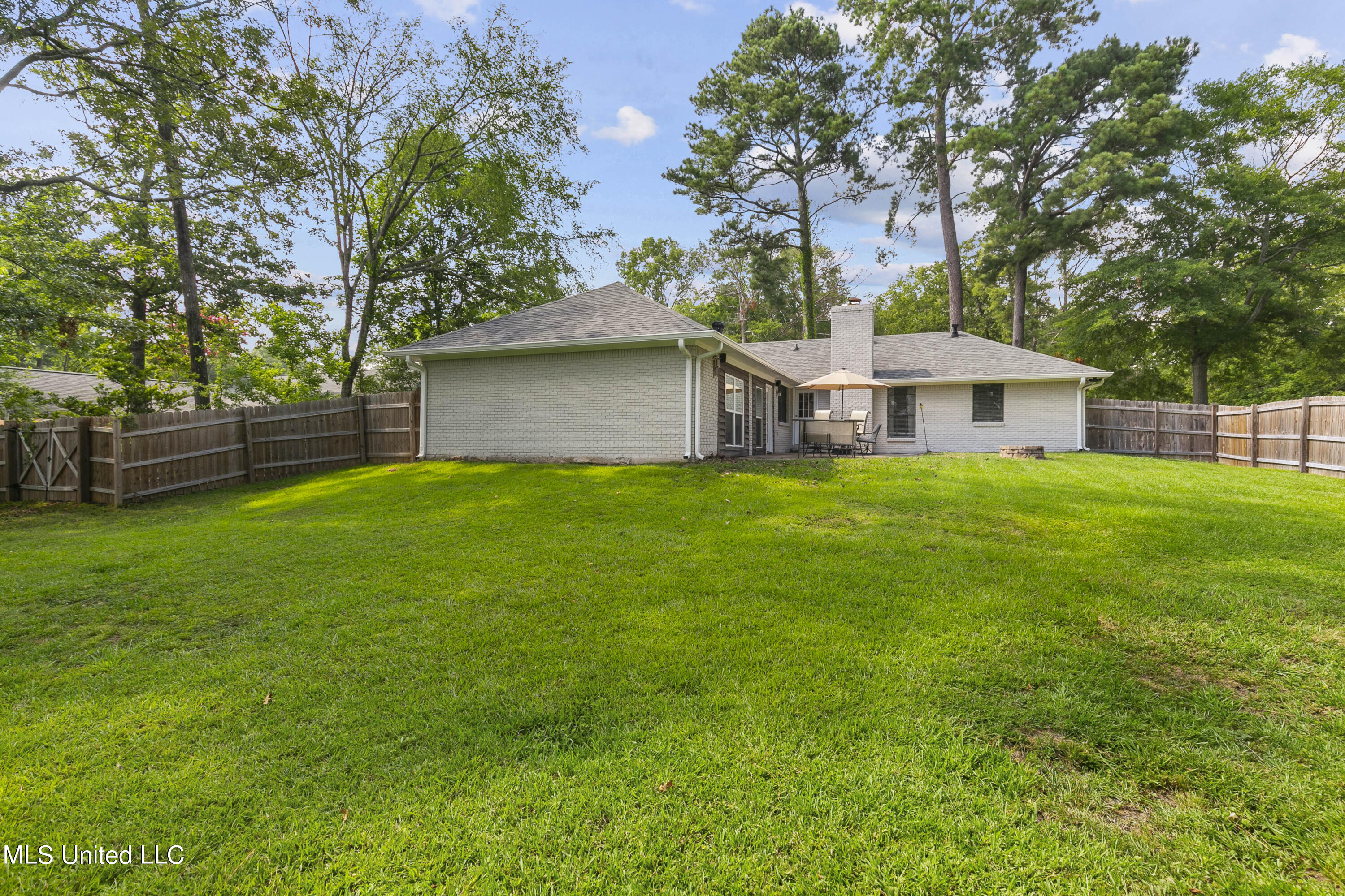 305 Camelia Trail
