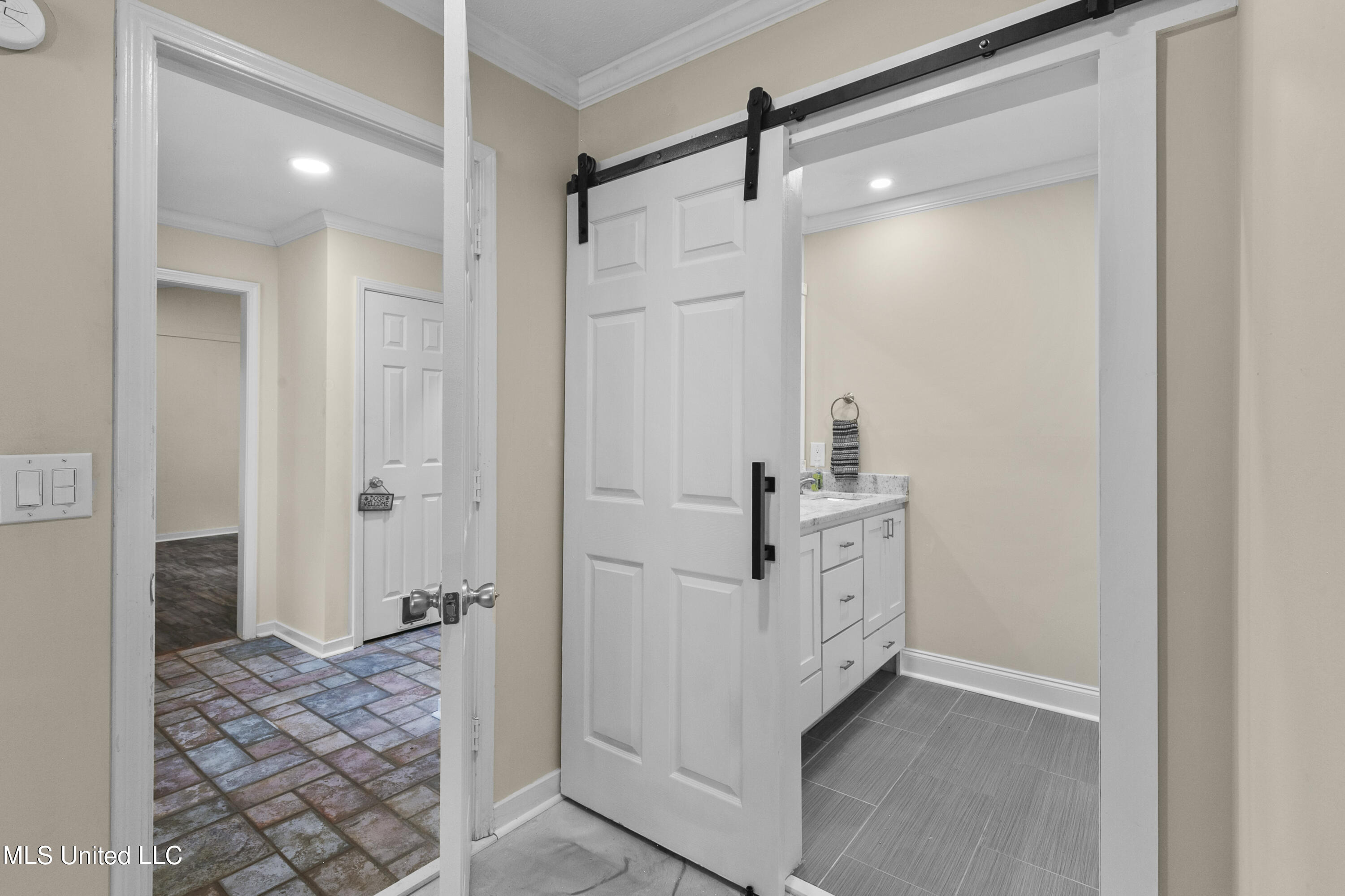 305 Camelia Trail