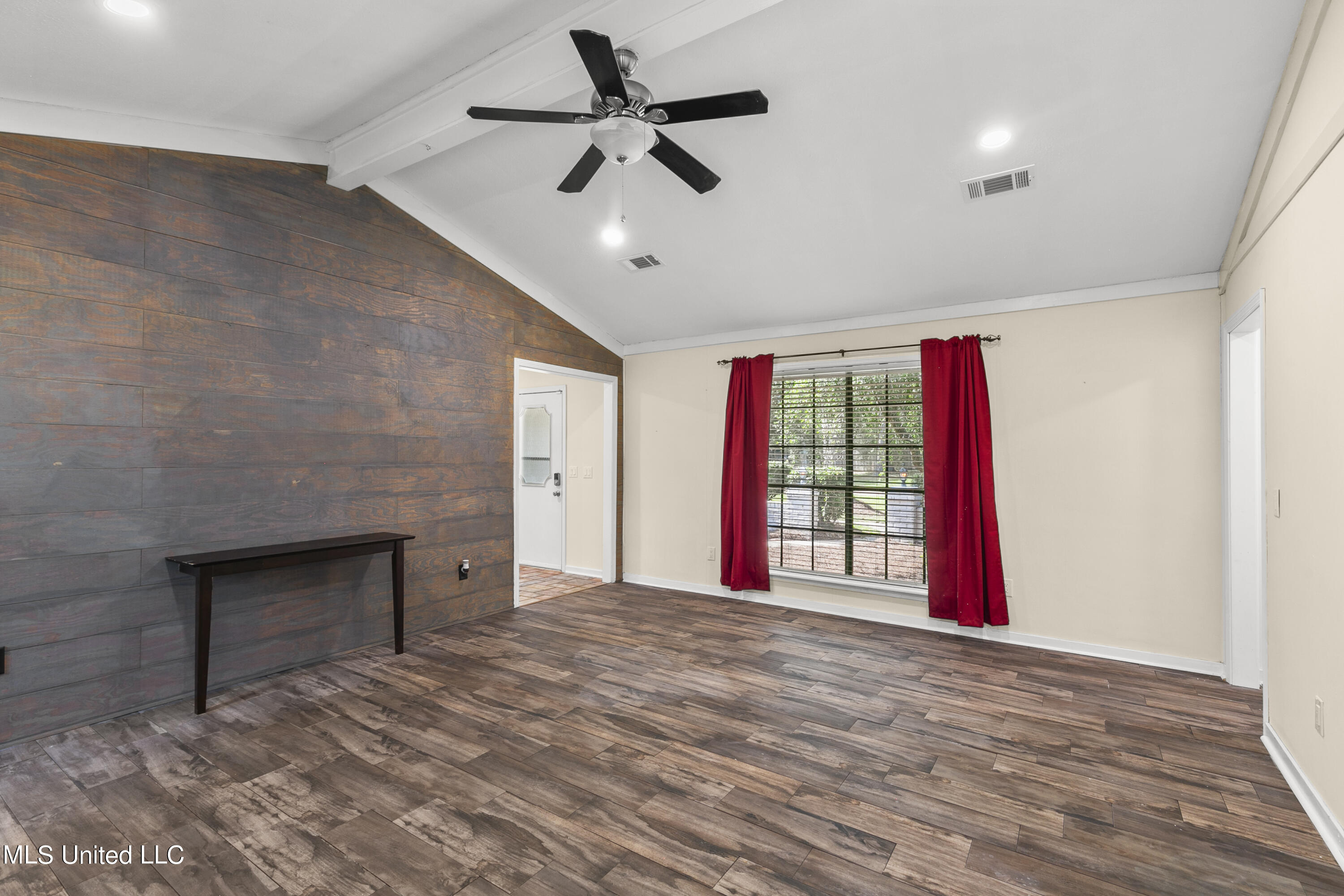 305 Camelia Trail