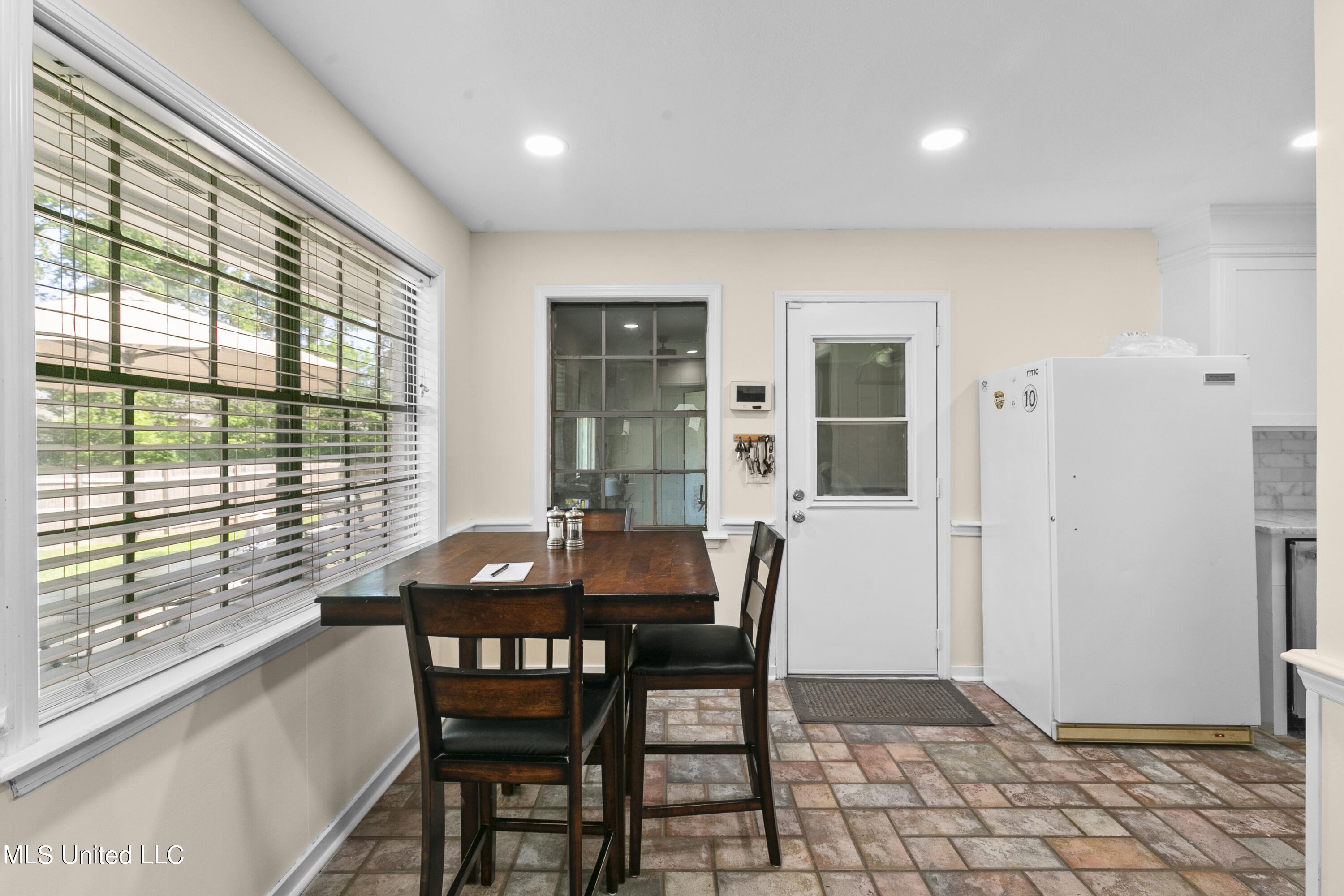 305 Camelia Trail