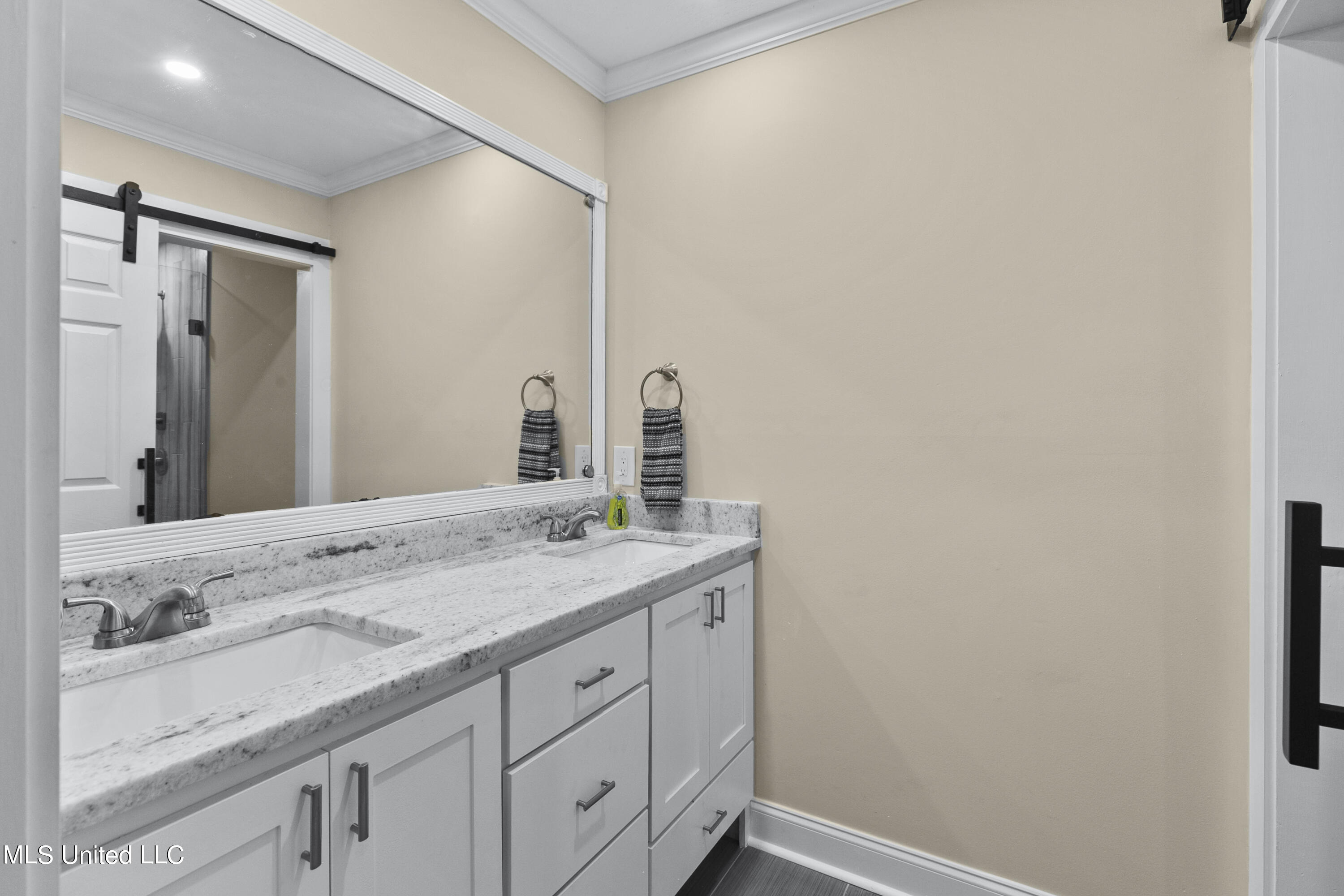 305 Camelia Trail