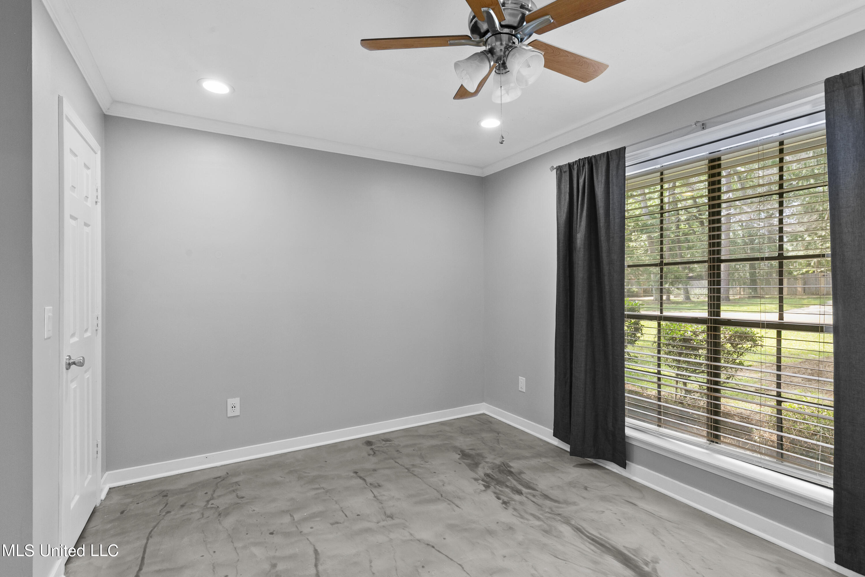 305 Camelia Trail