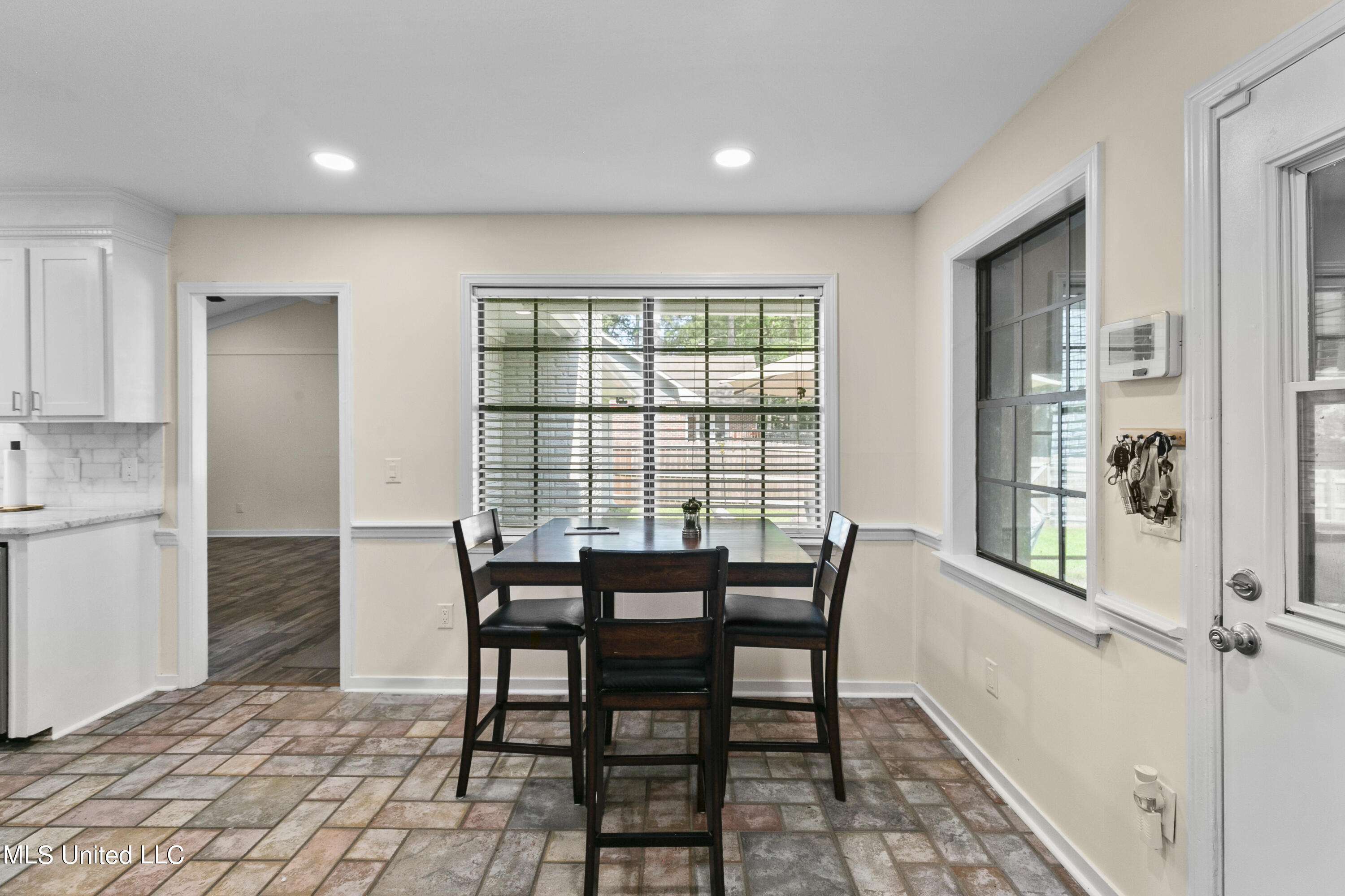 305 Camelia Trail