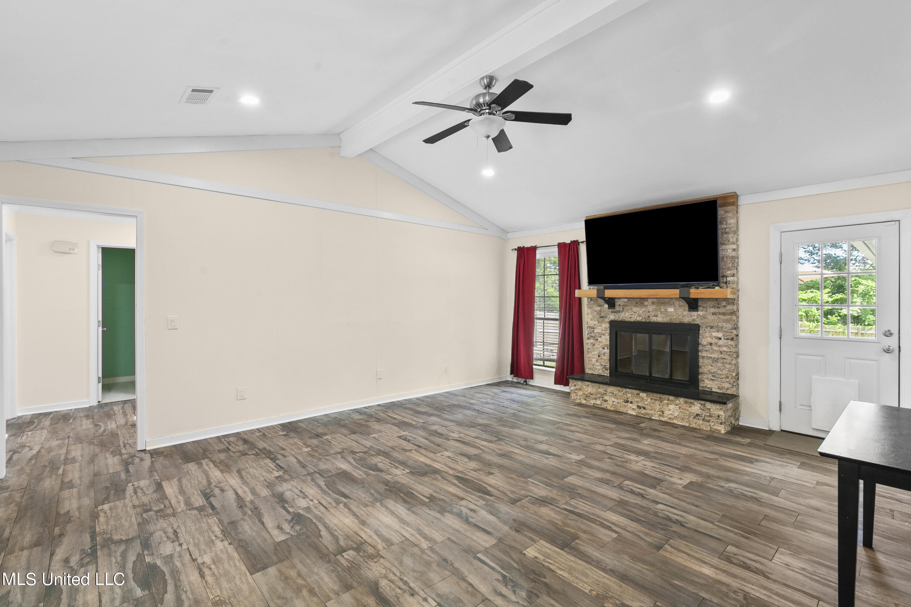 305 Camelia Trail
