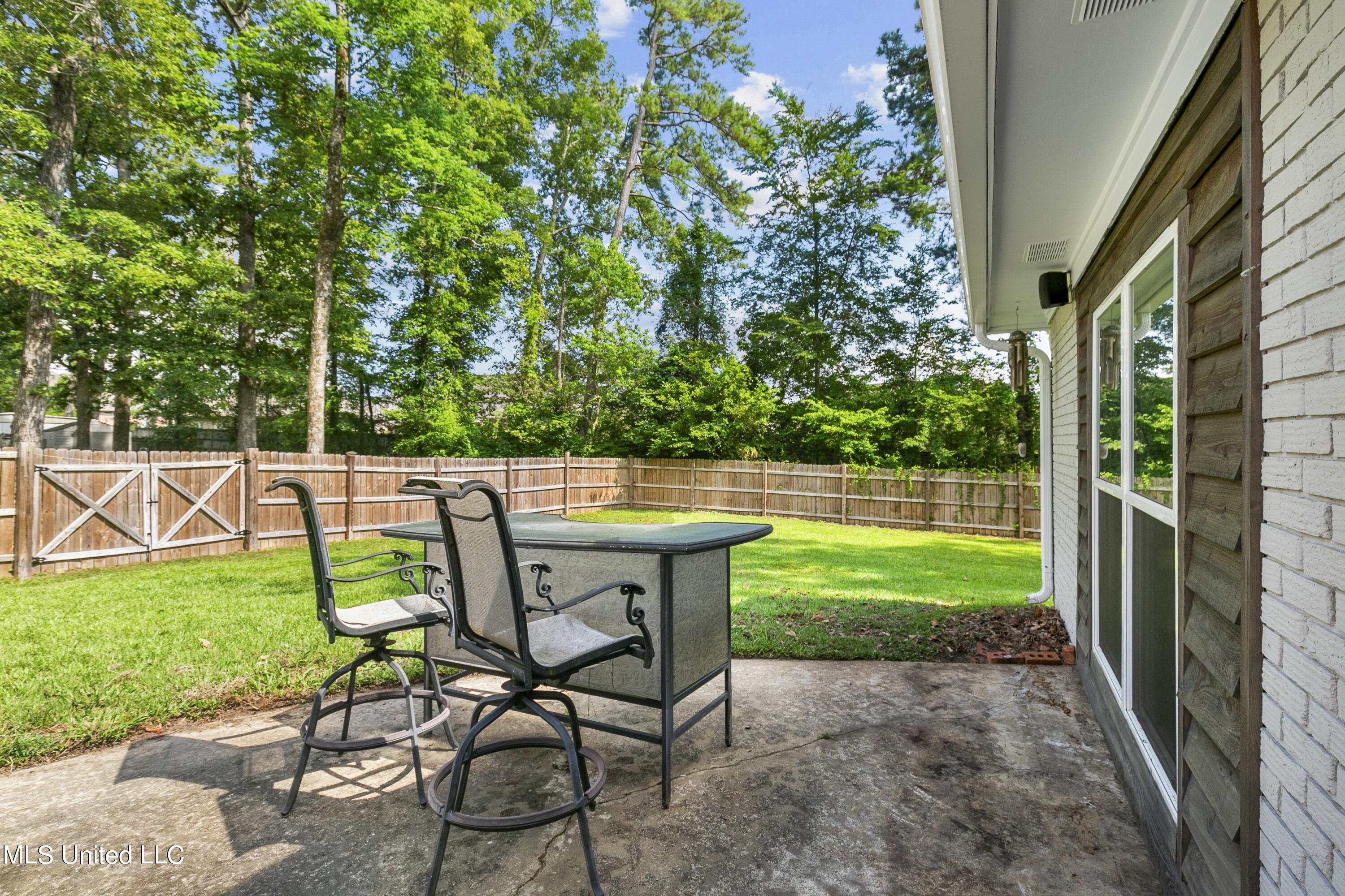 305 Camelia Trail