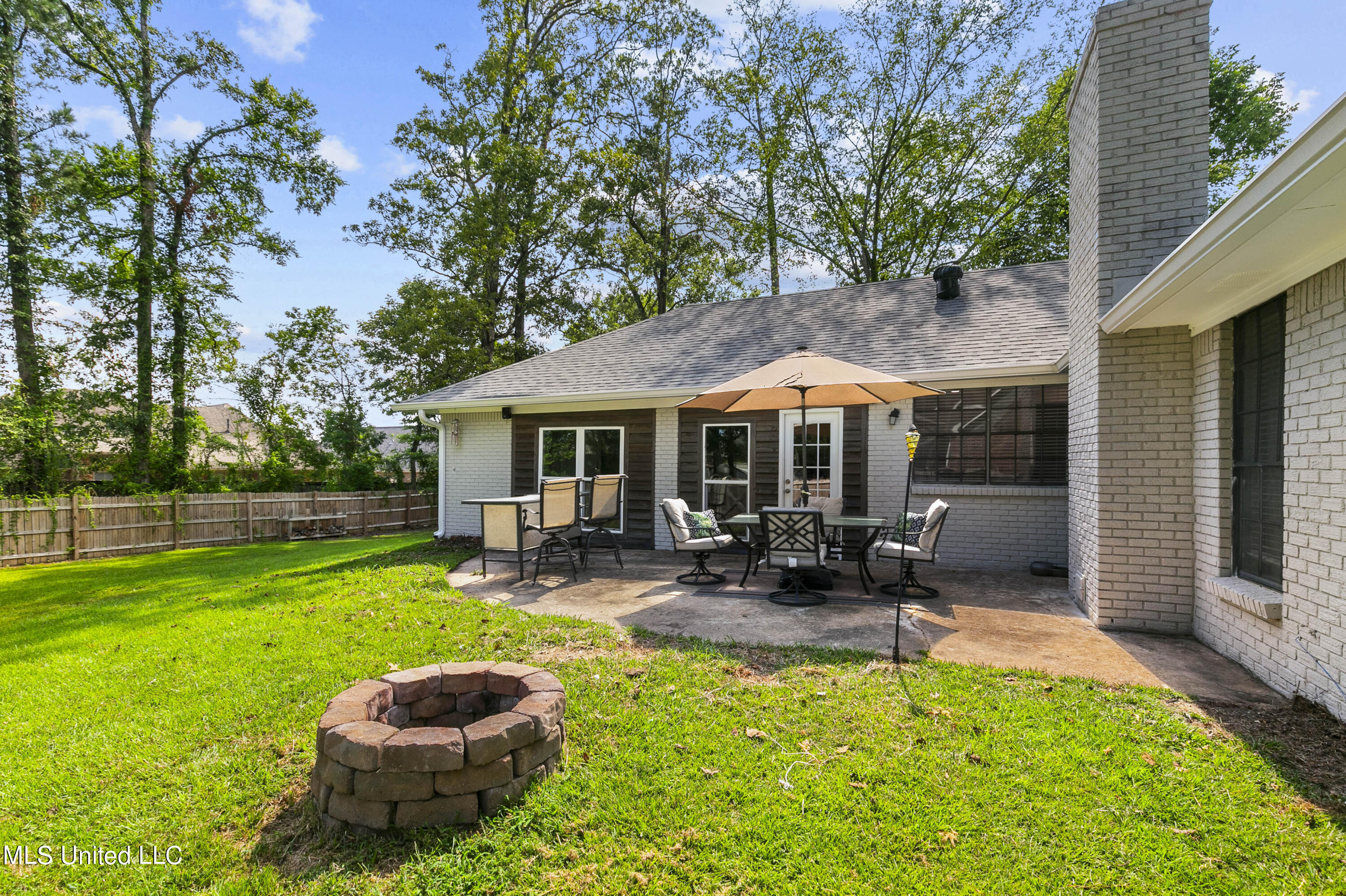 305 Camelia Trail