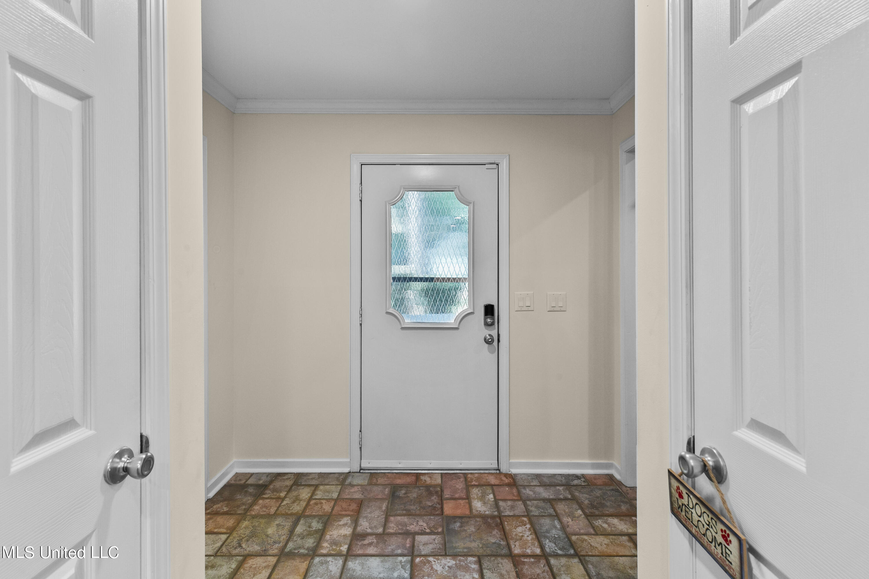 305 Camelia Trail