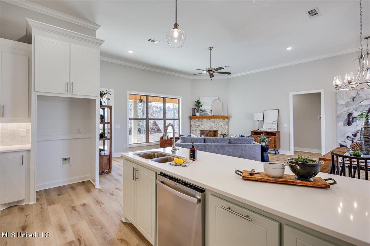 654 Prosperity Place