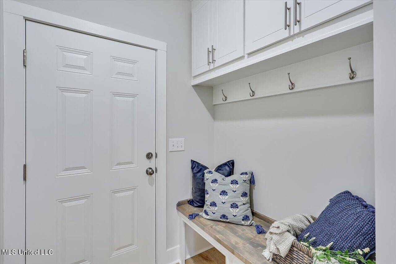 654 Prosperity Place