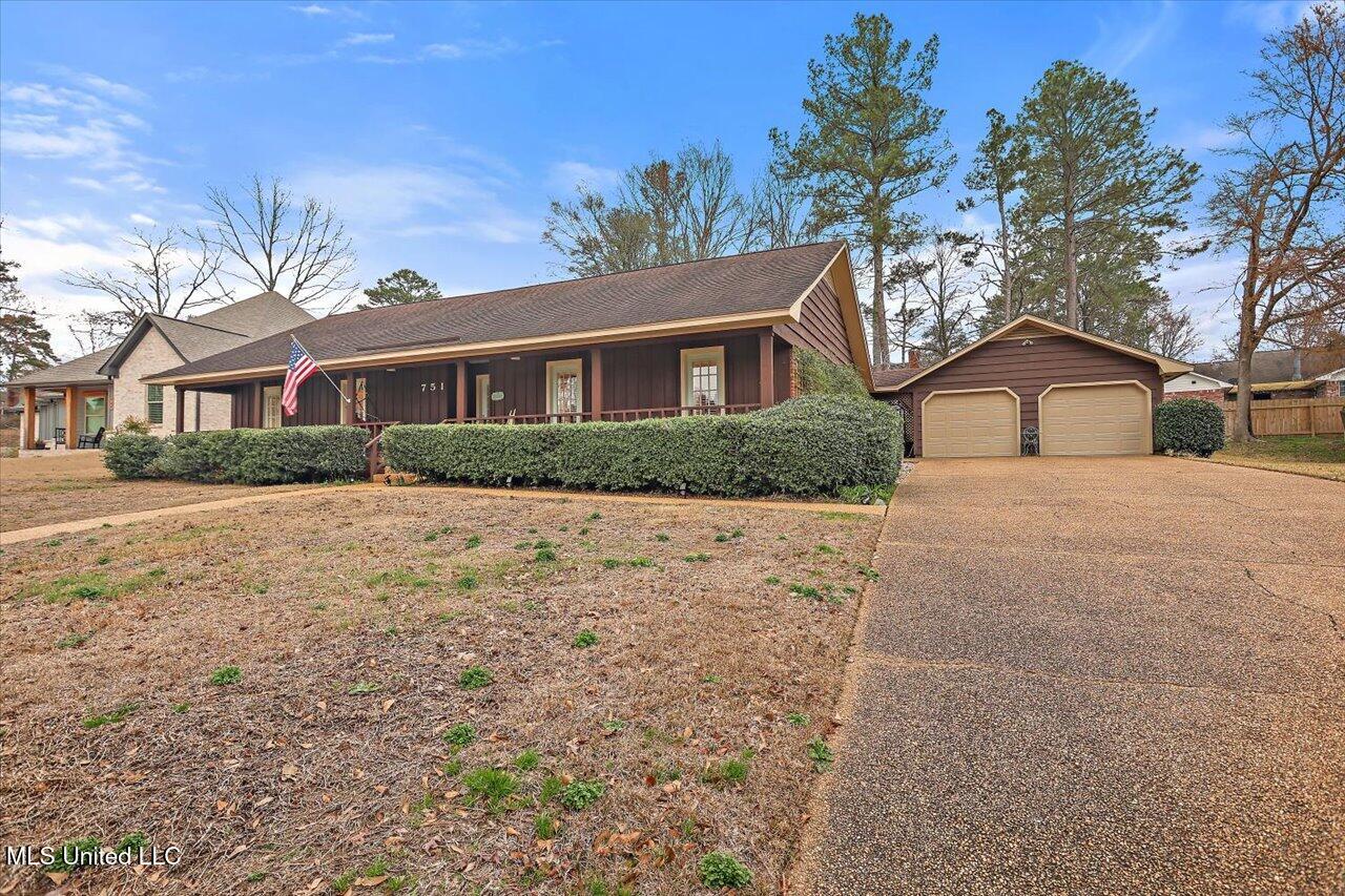 751 Pine Valley