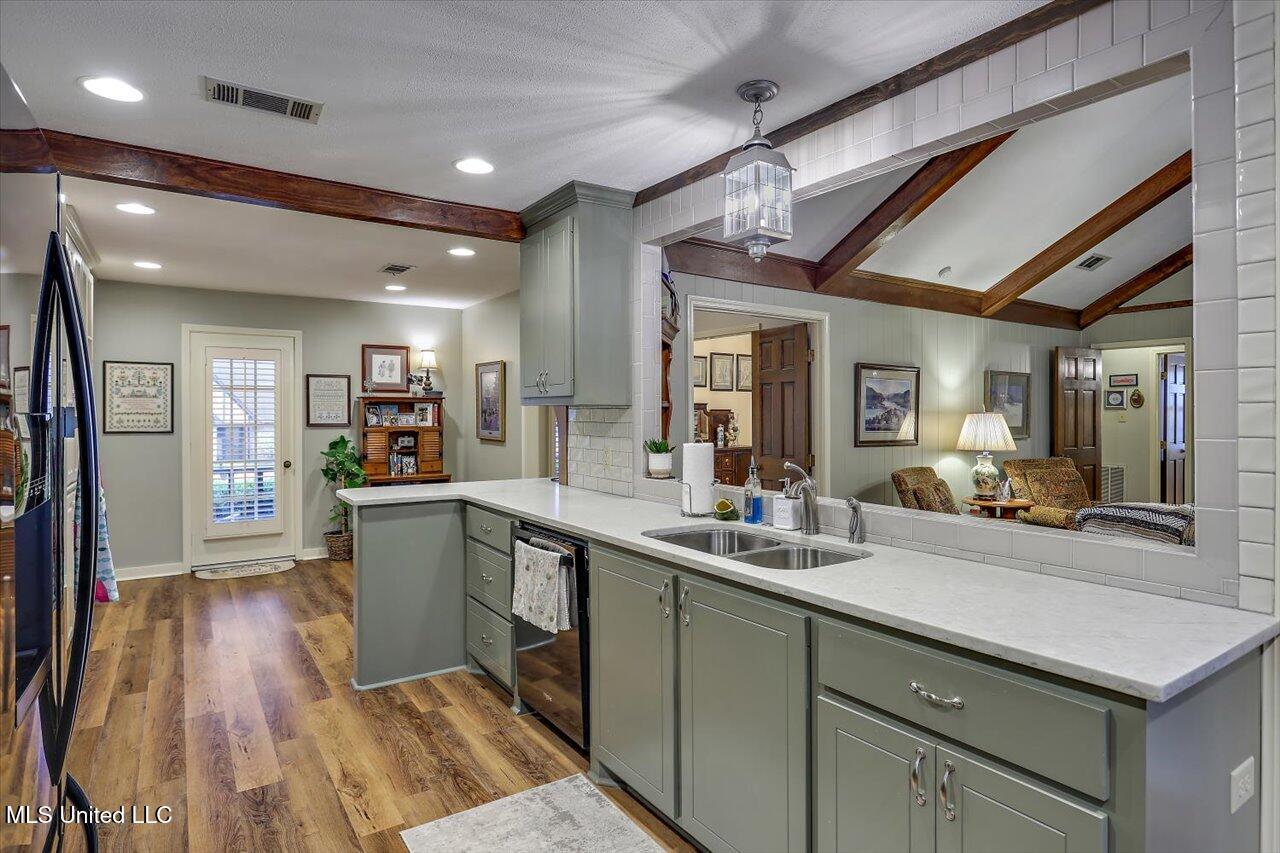 751 Pine Valley