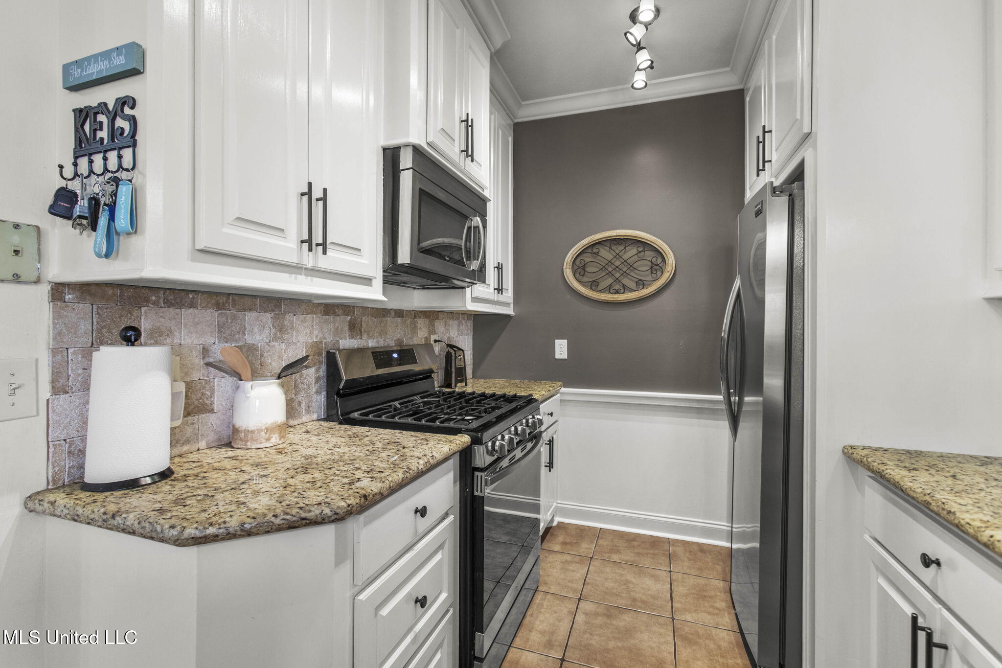 204 Amethyst Drive