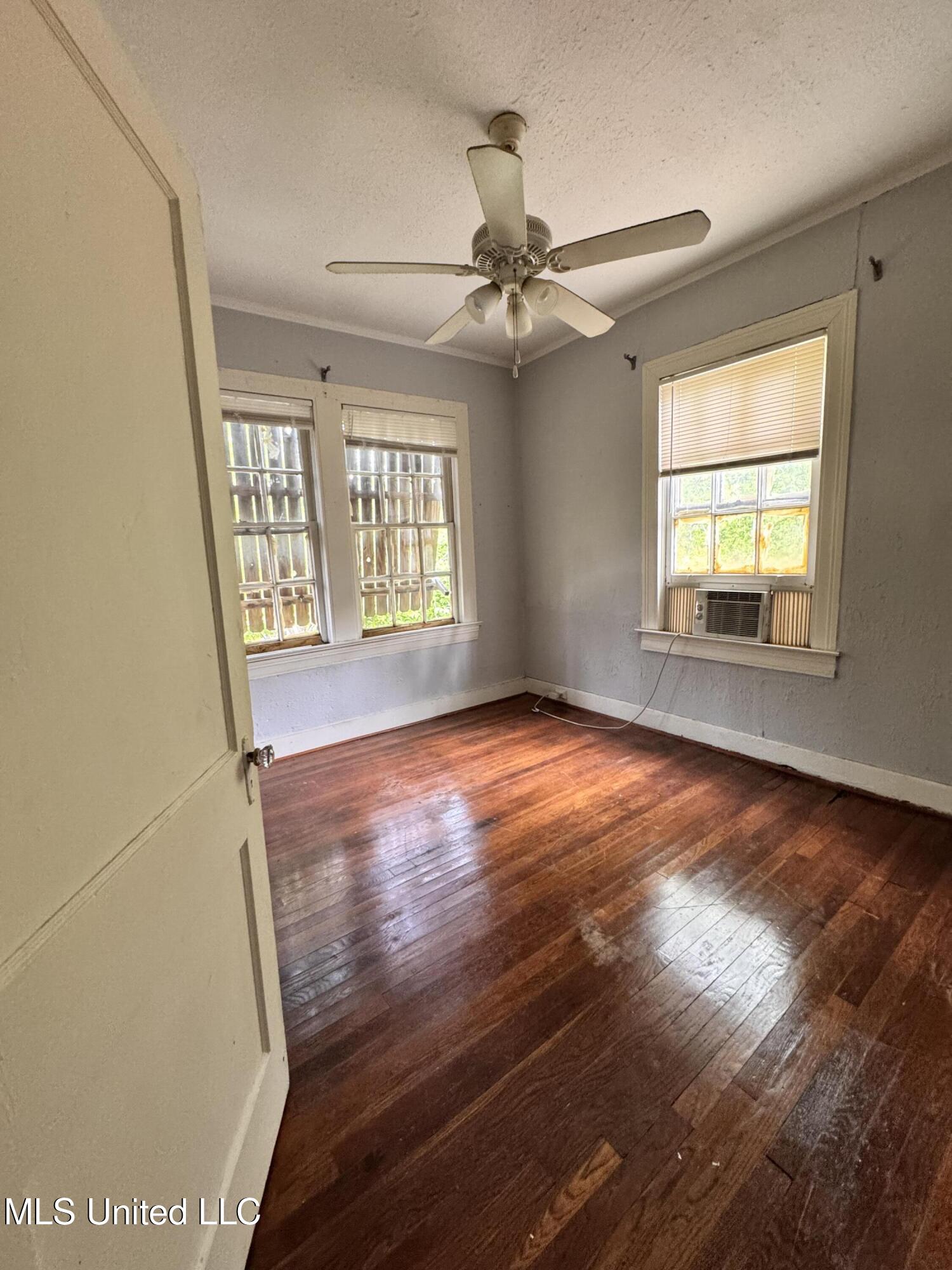 1202 Fortification Street, 1-2
