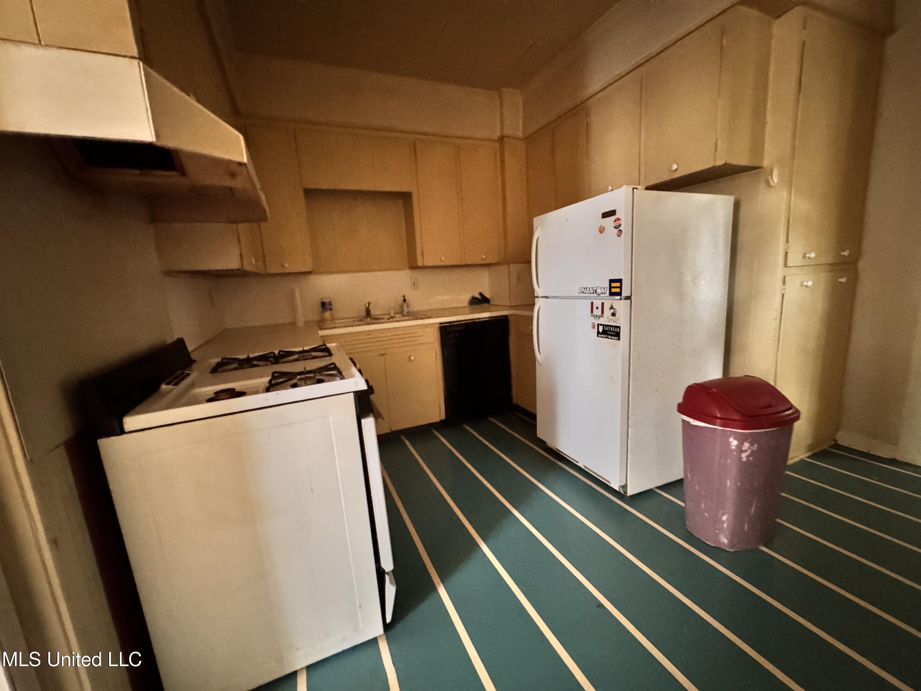 1202 Fortification Street, 1-2