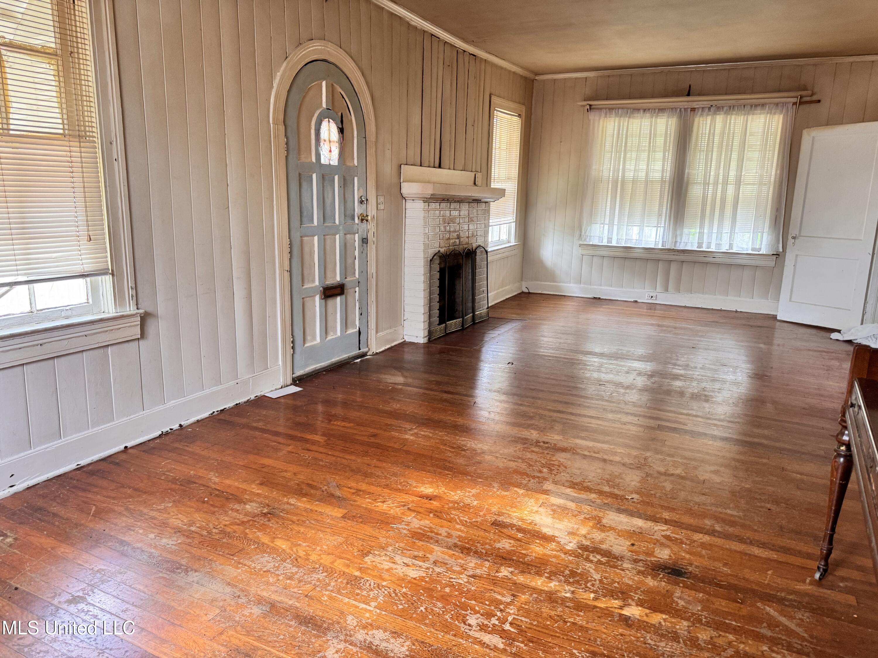 1202 Fortification Street, 1-2