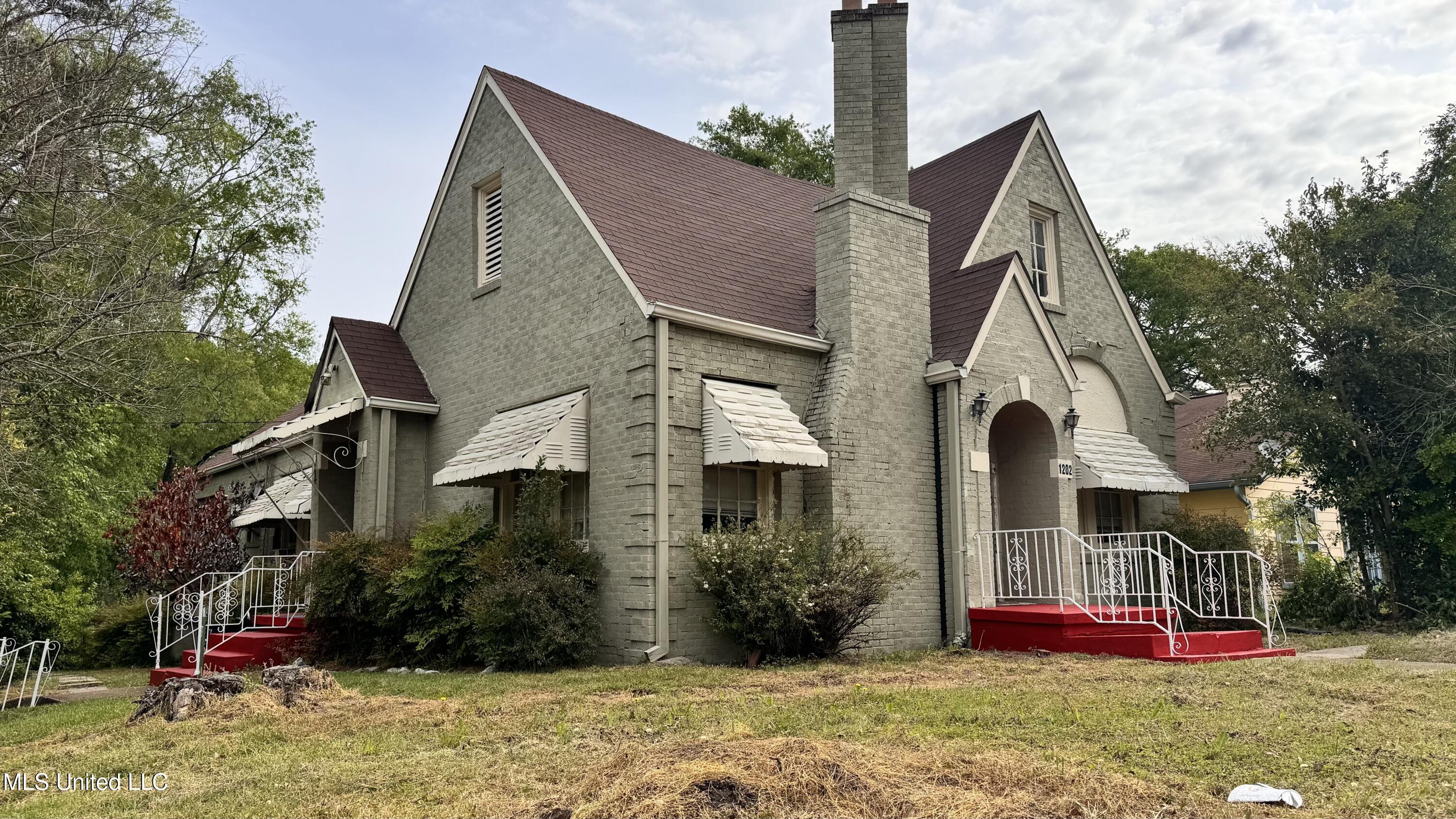 1202 Fortification Street, 1-2