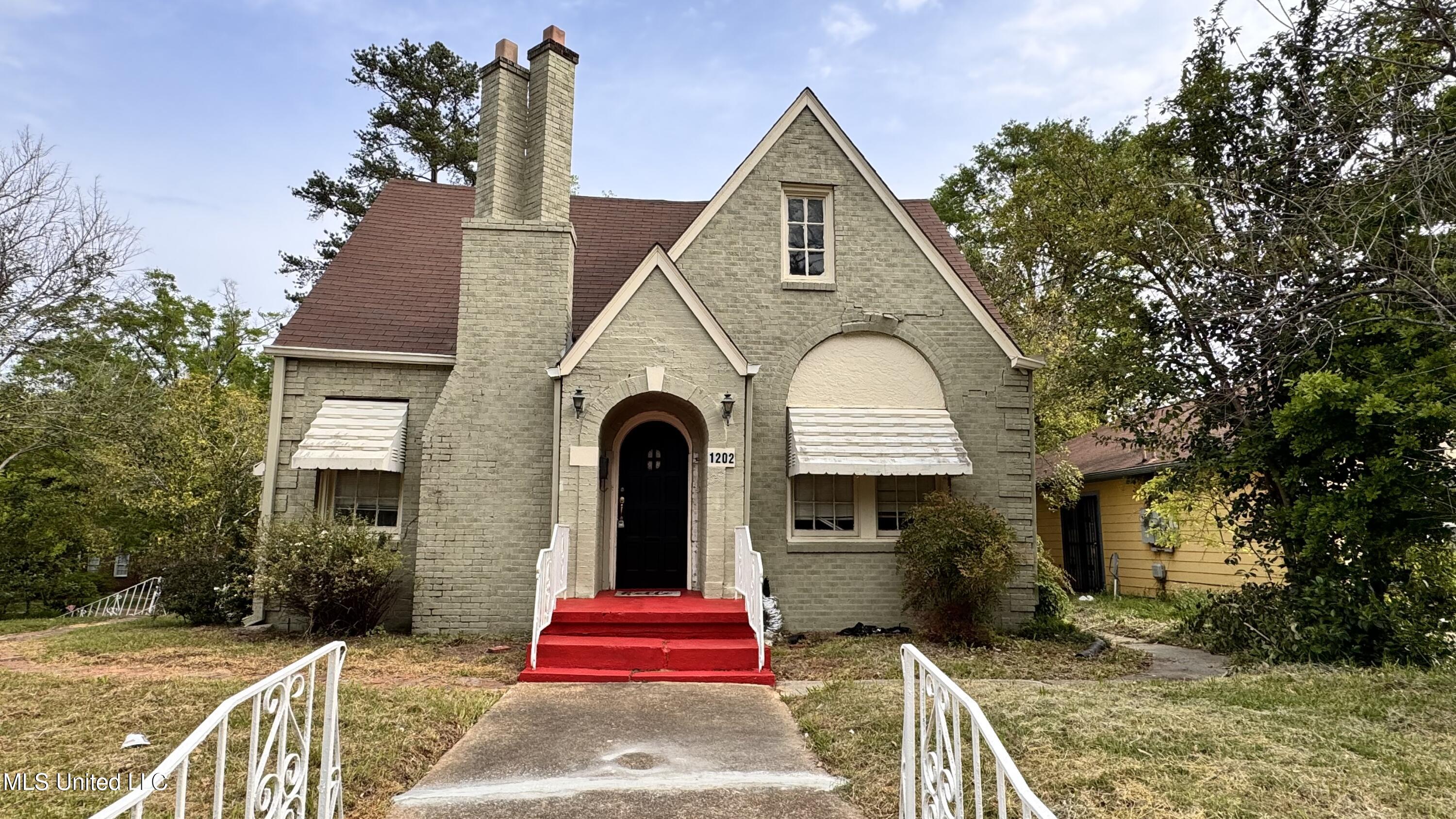 1202 Fortification Street, 1-2