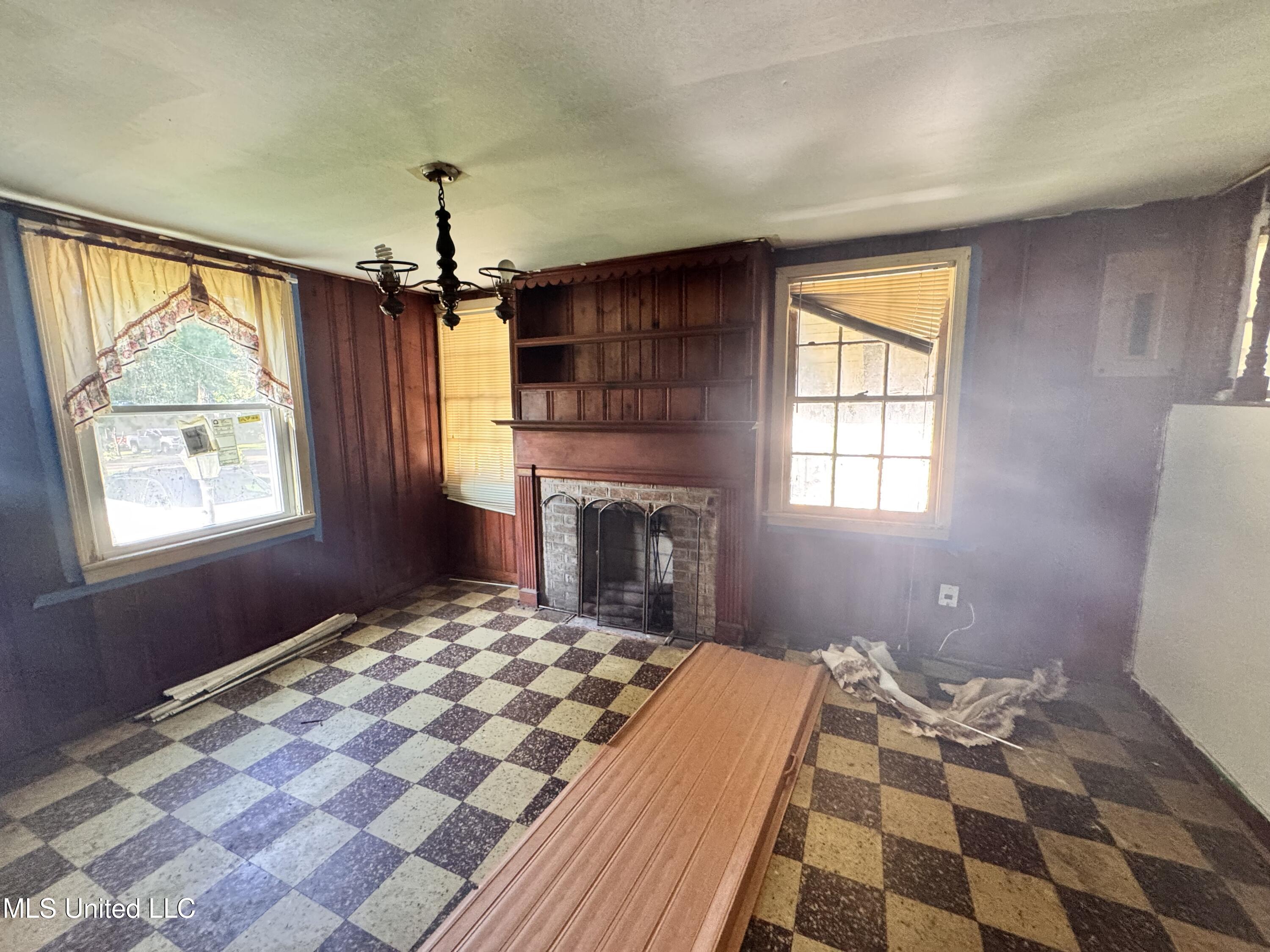 697 Woody Drive