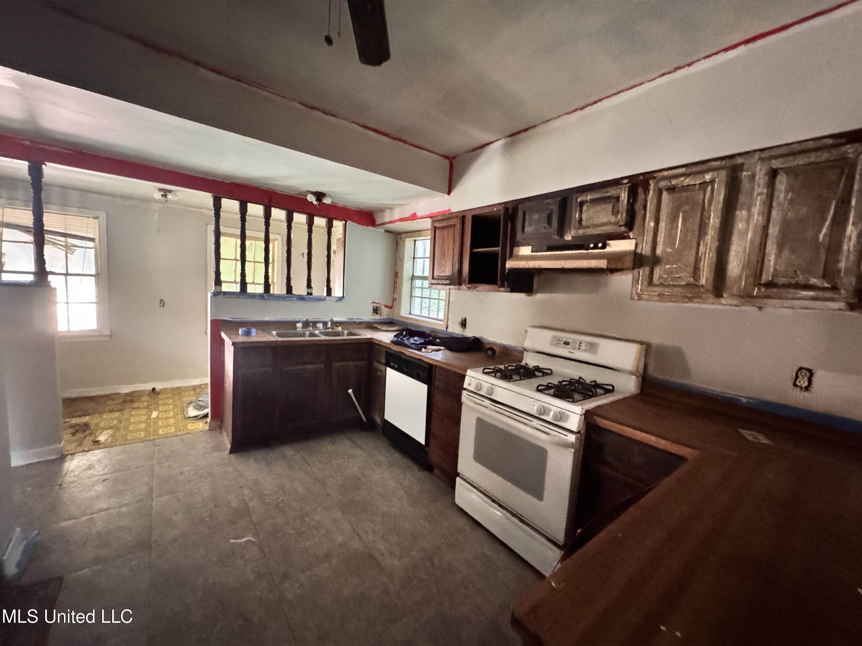697 Woody Drive