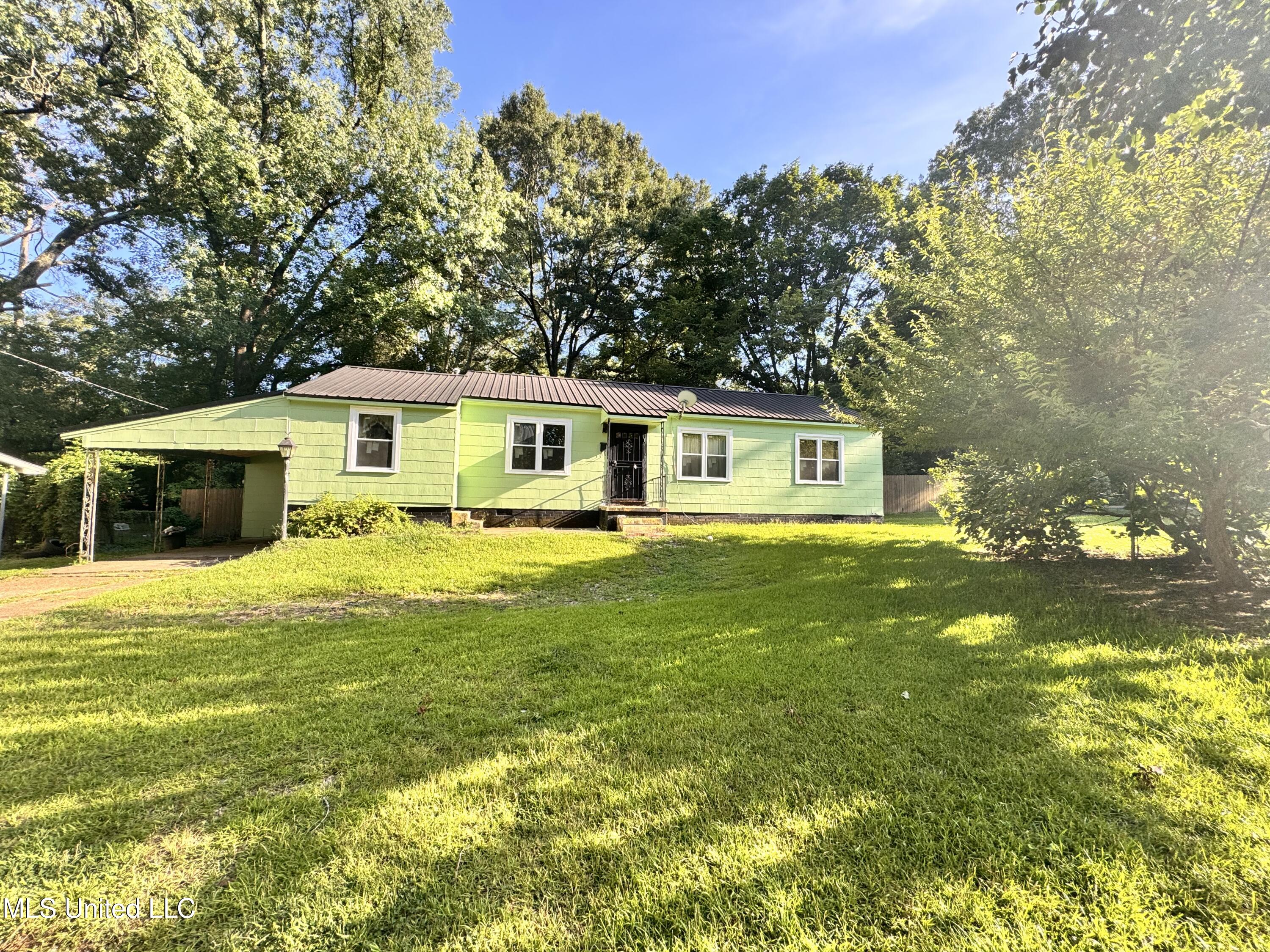 697 Woody Drive