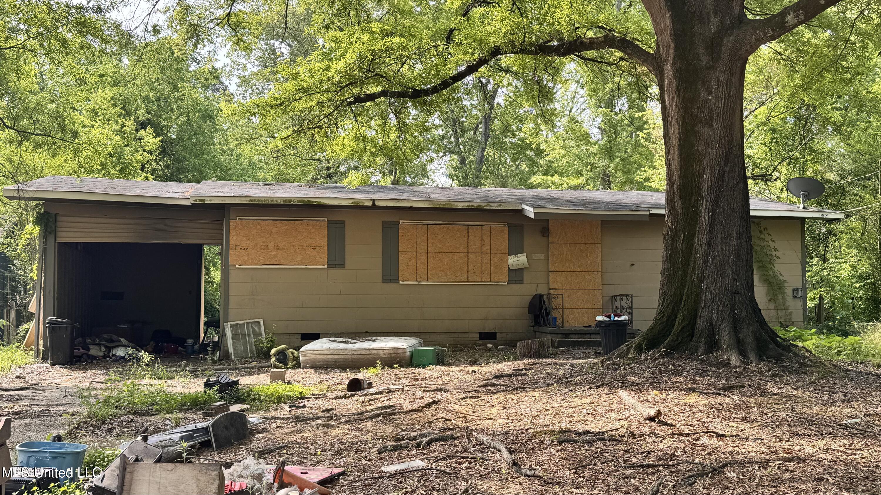 3162 Woodside Drive