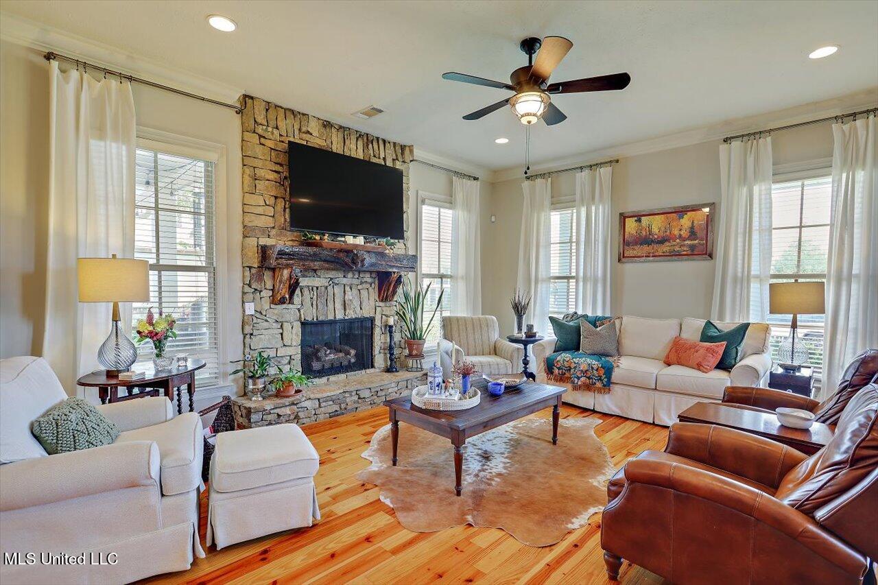 709 Arbor Run