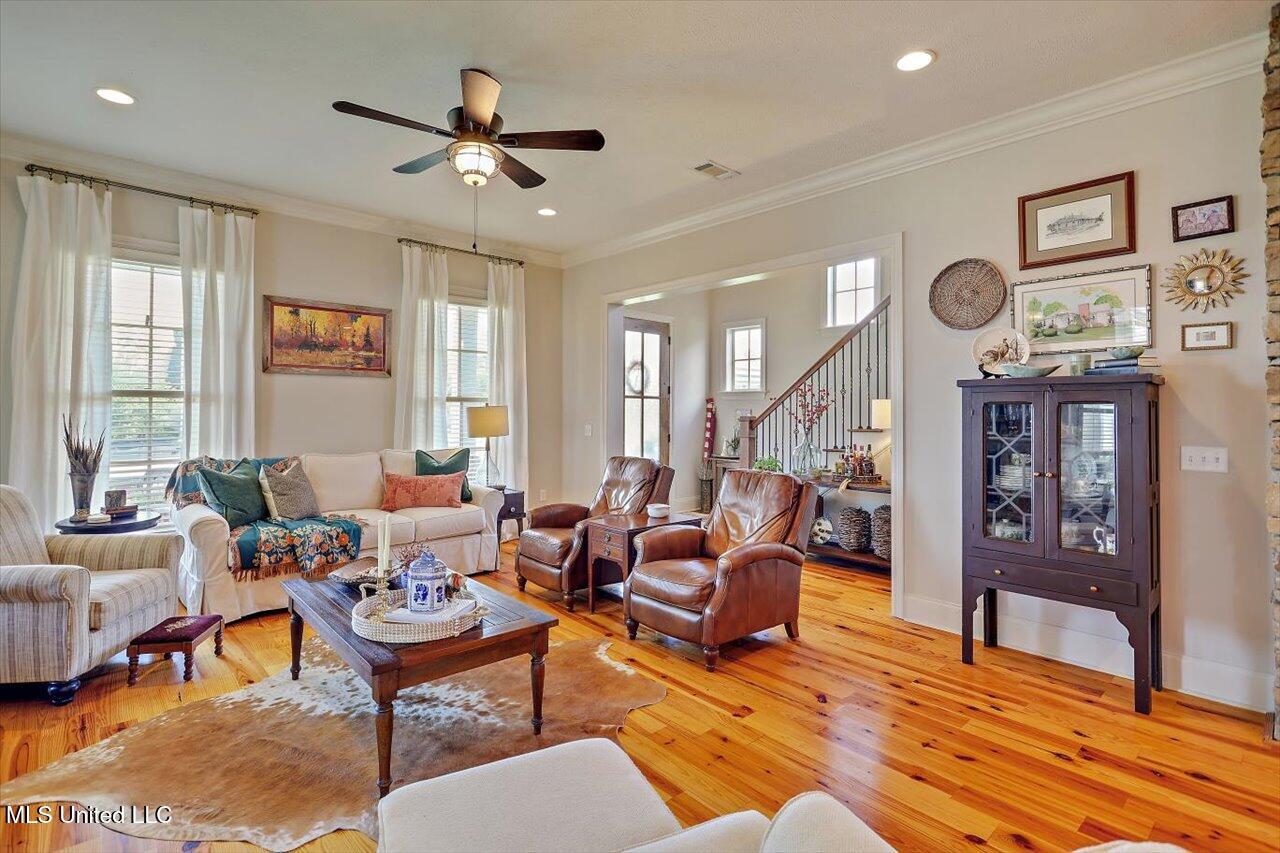 709 Arbor Run