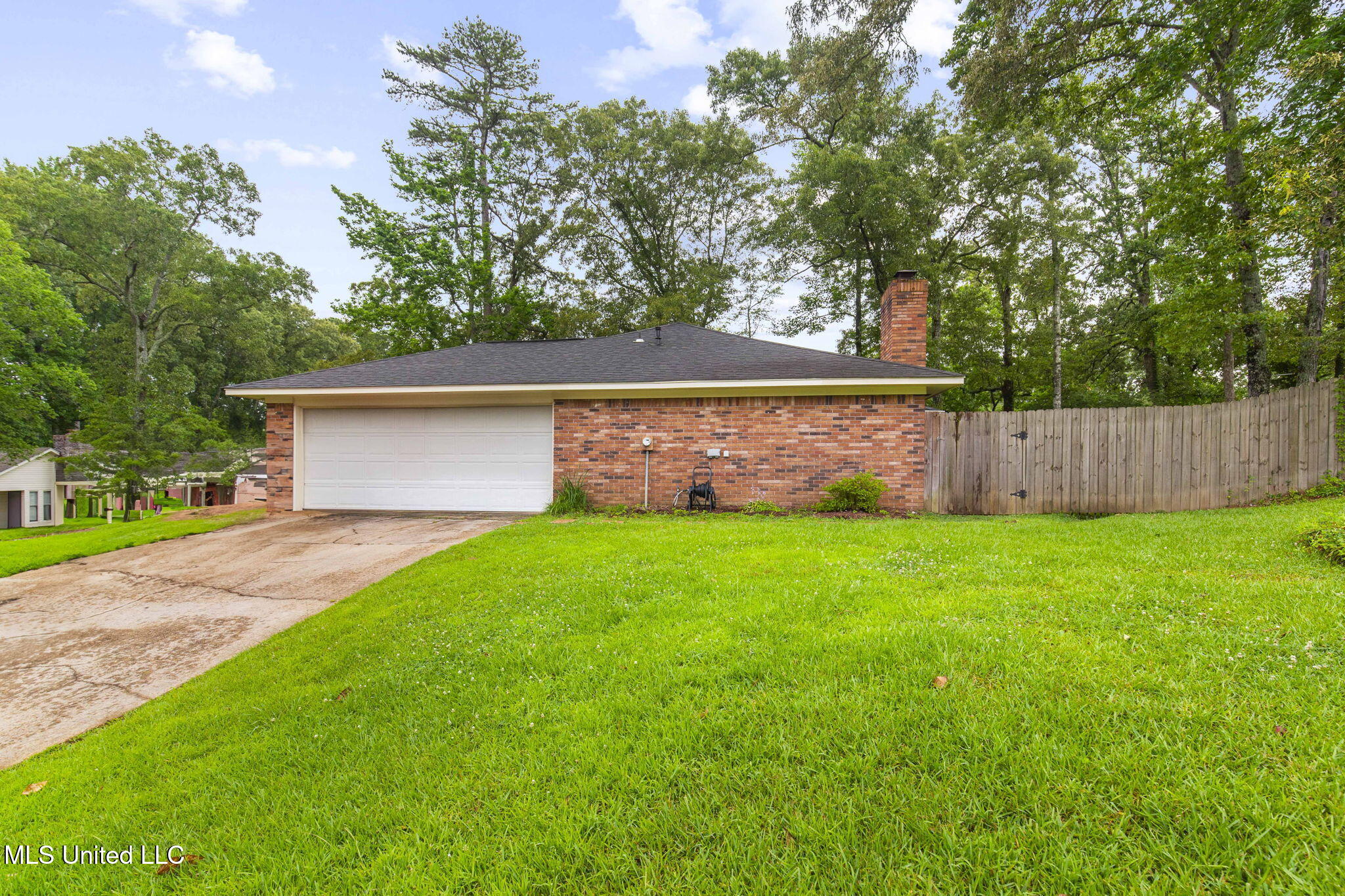 95 Sunline Drive