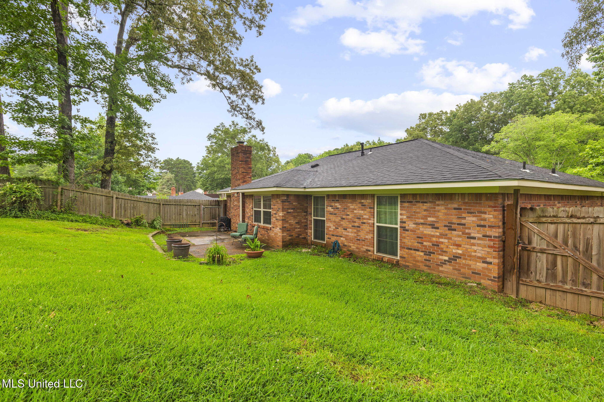 95 Sunline Drive