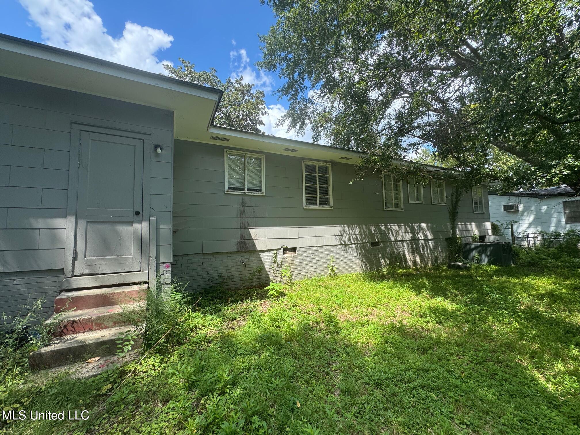 1906 Shamrock Drive