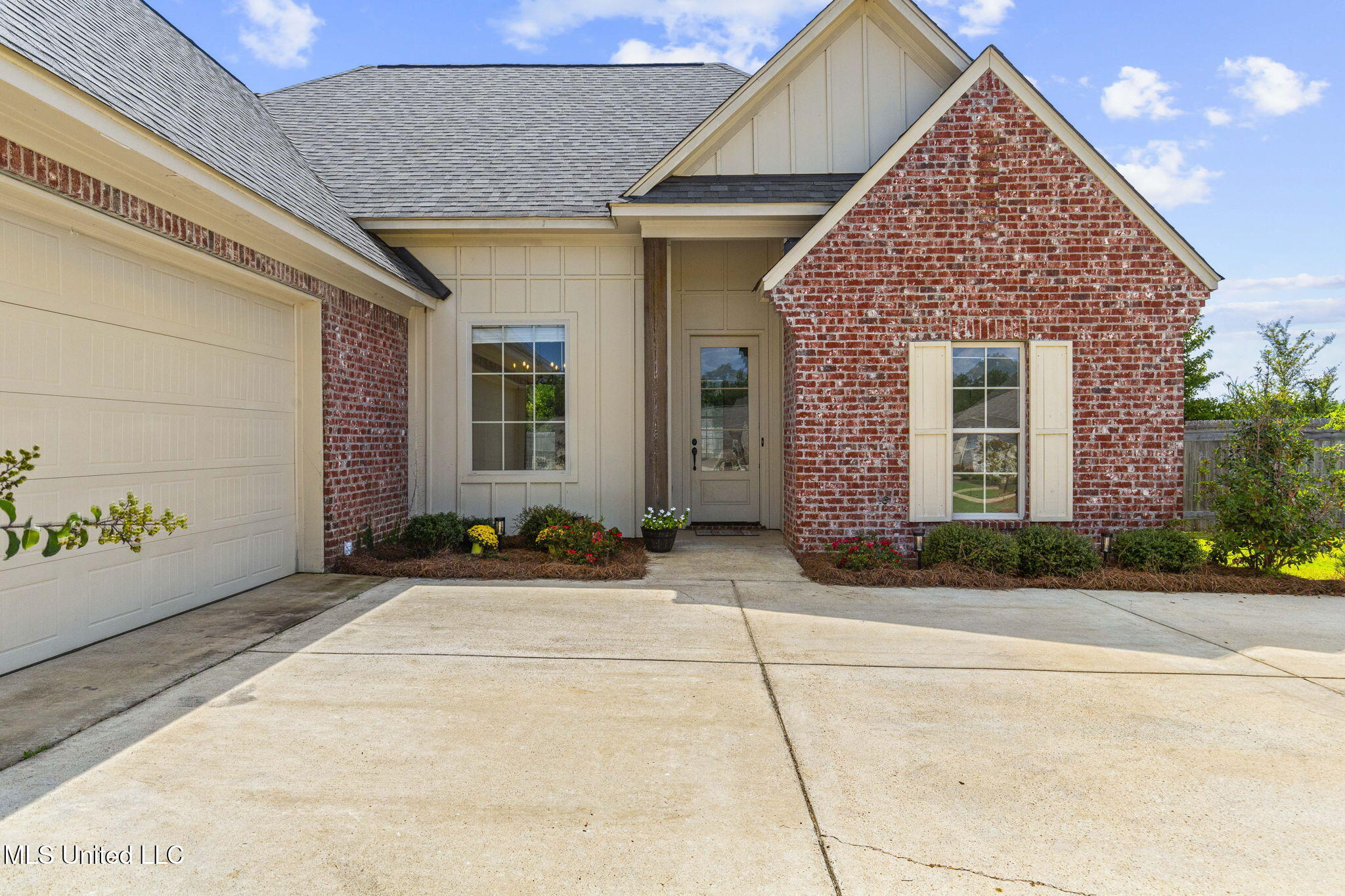 105 Leah Cove