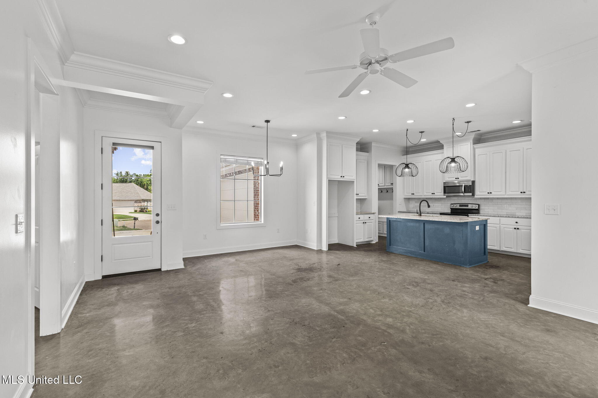 105 Leah Cove