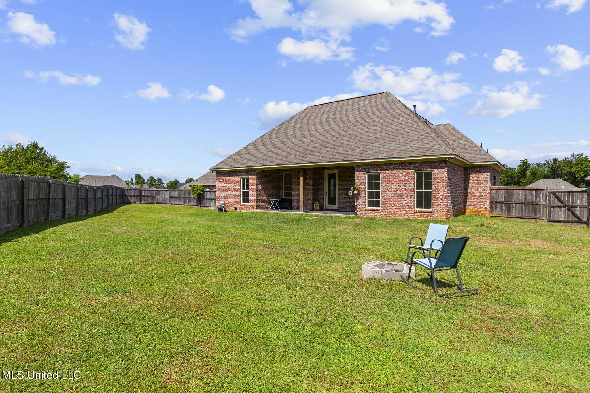 105 Leah Cove