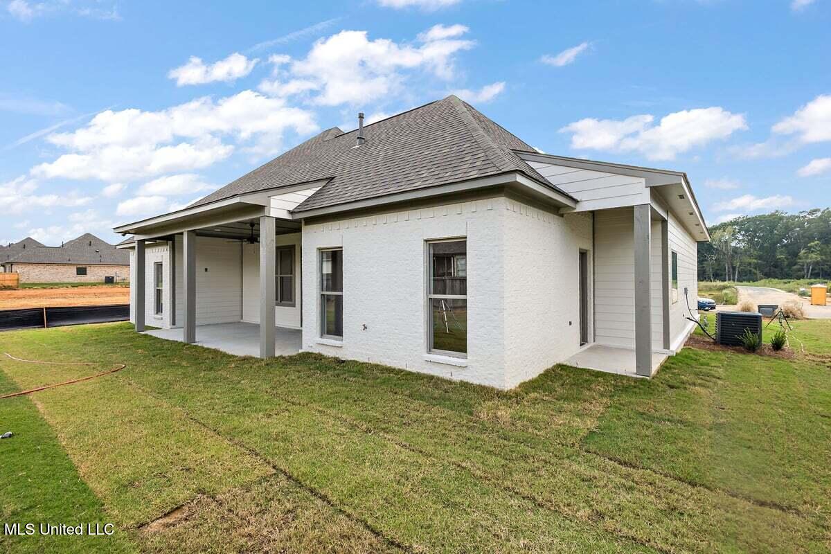 416 Aurora Circle