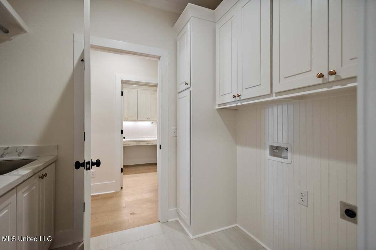 416 Aurora Circle