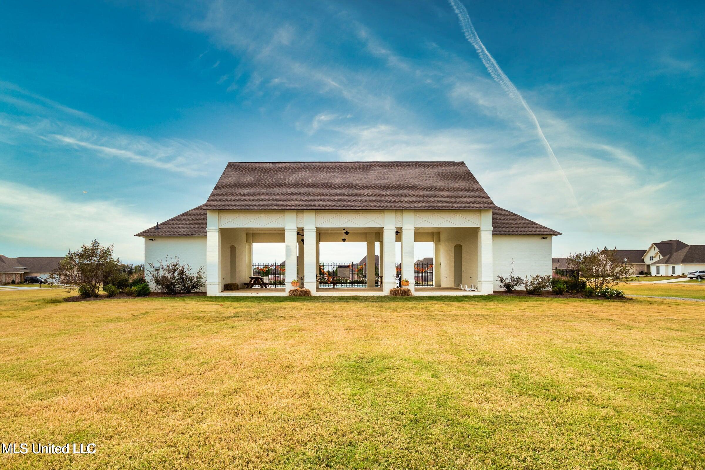 416 Aurora Circle