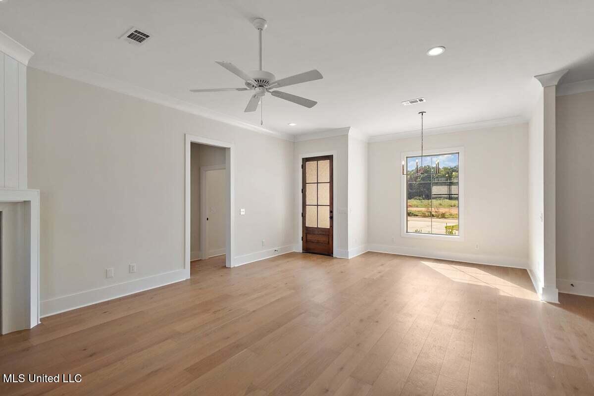 416 Aurora Circle