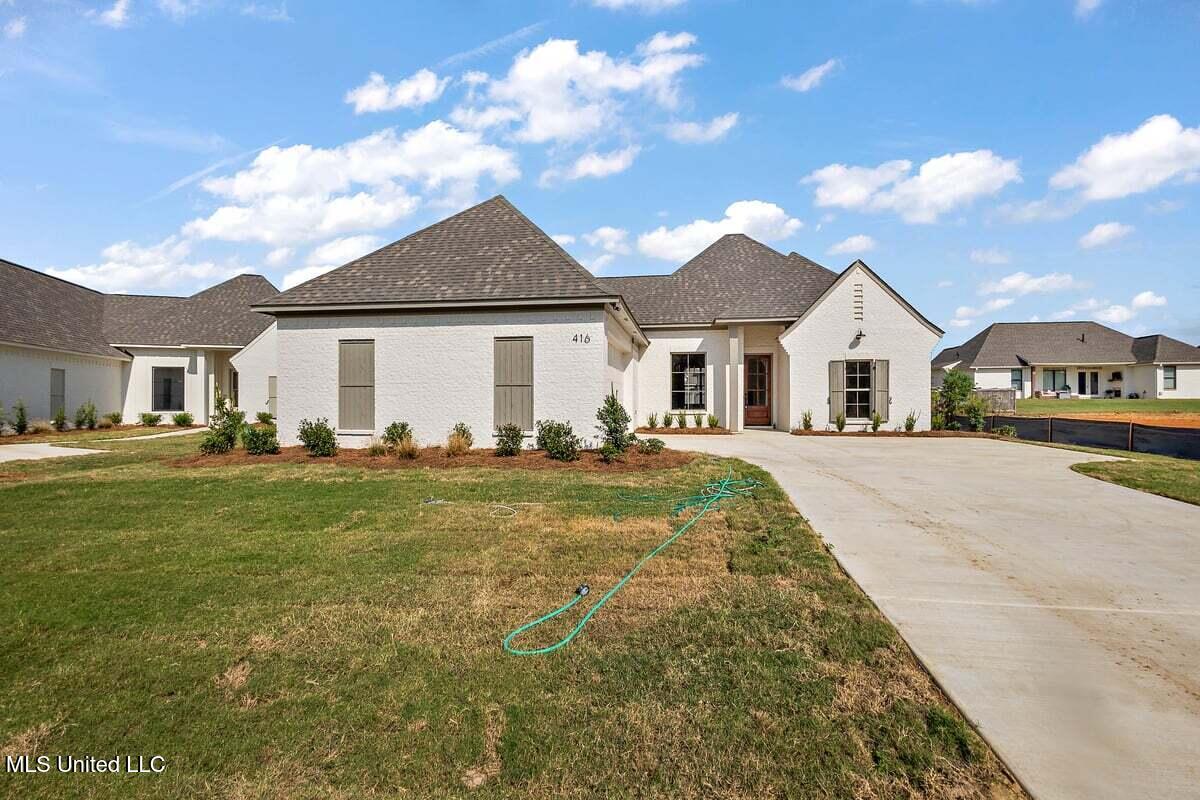 416 Aurora Circle