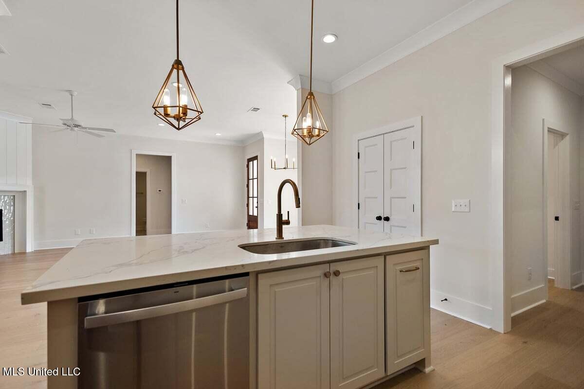 416 Aurora Circle