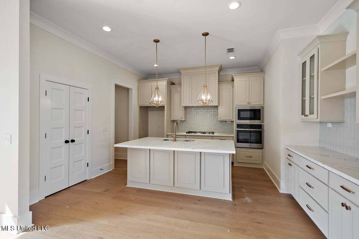 416 Aurora Circle
