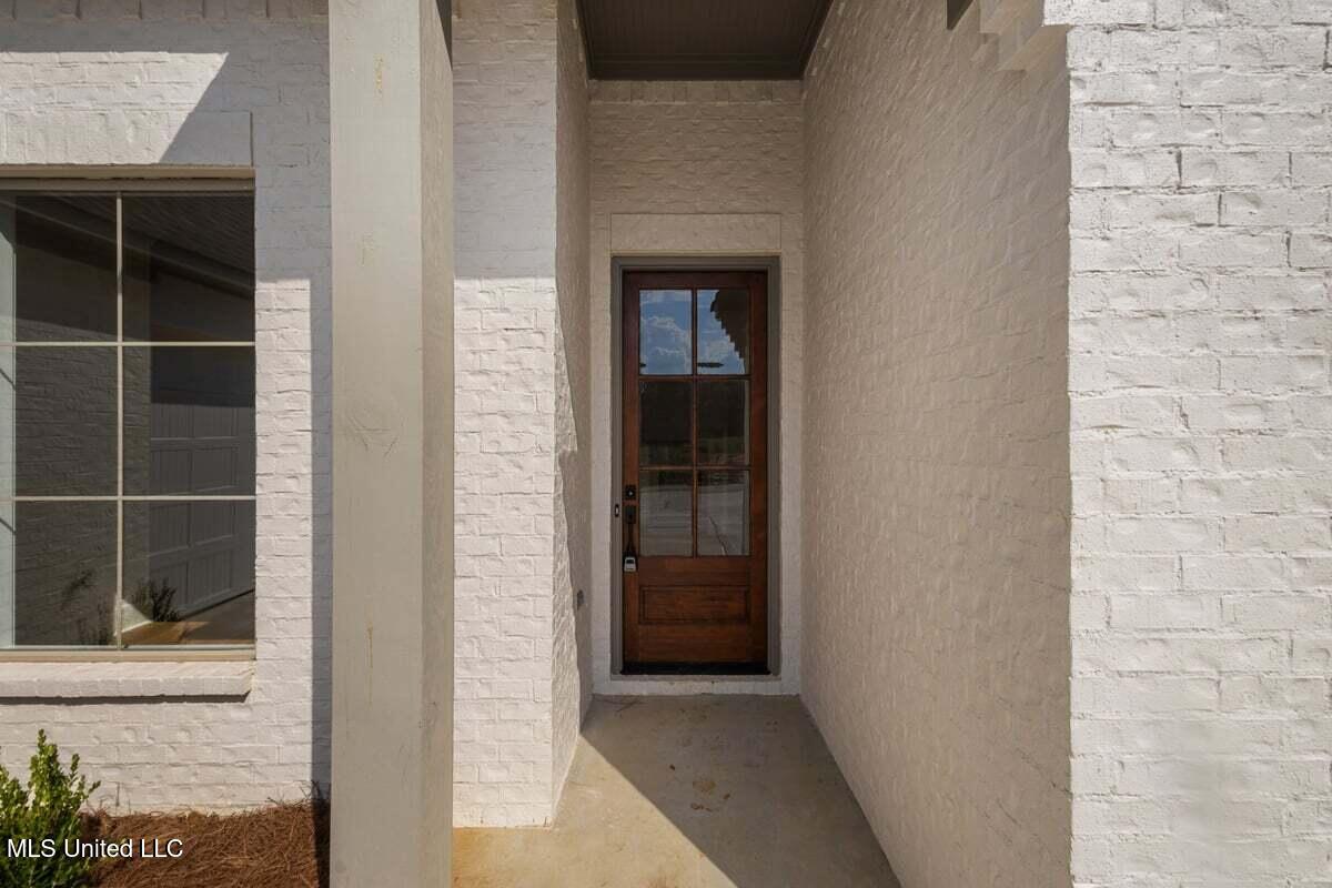 416 Aurora Circle
