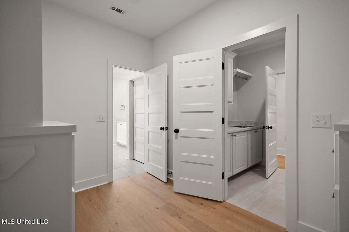 416 Aurora Circle