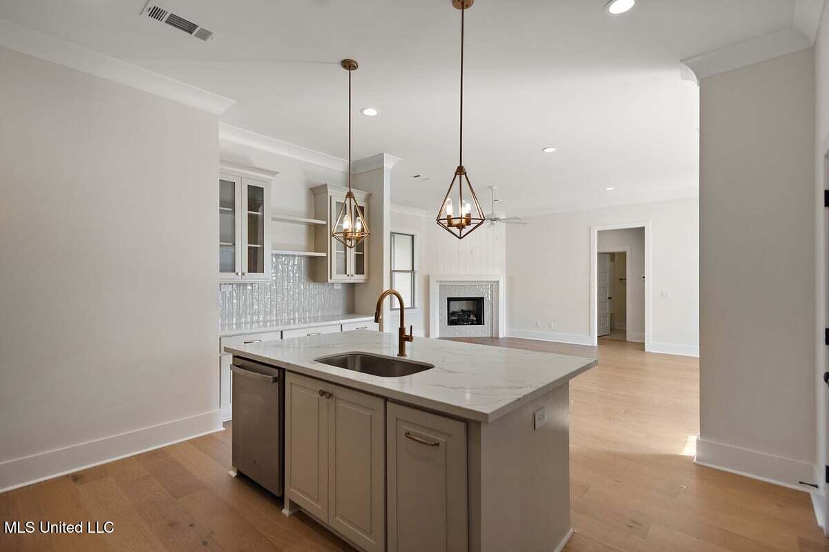416 Aurora Circle