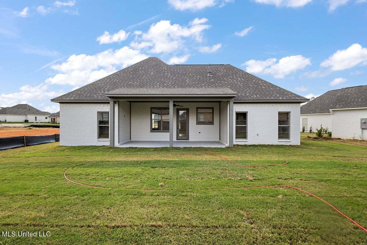 416 Aurora Circle