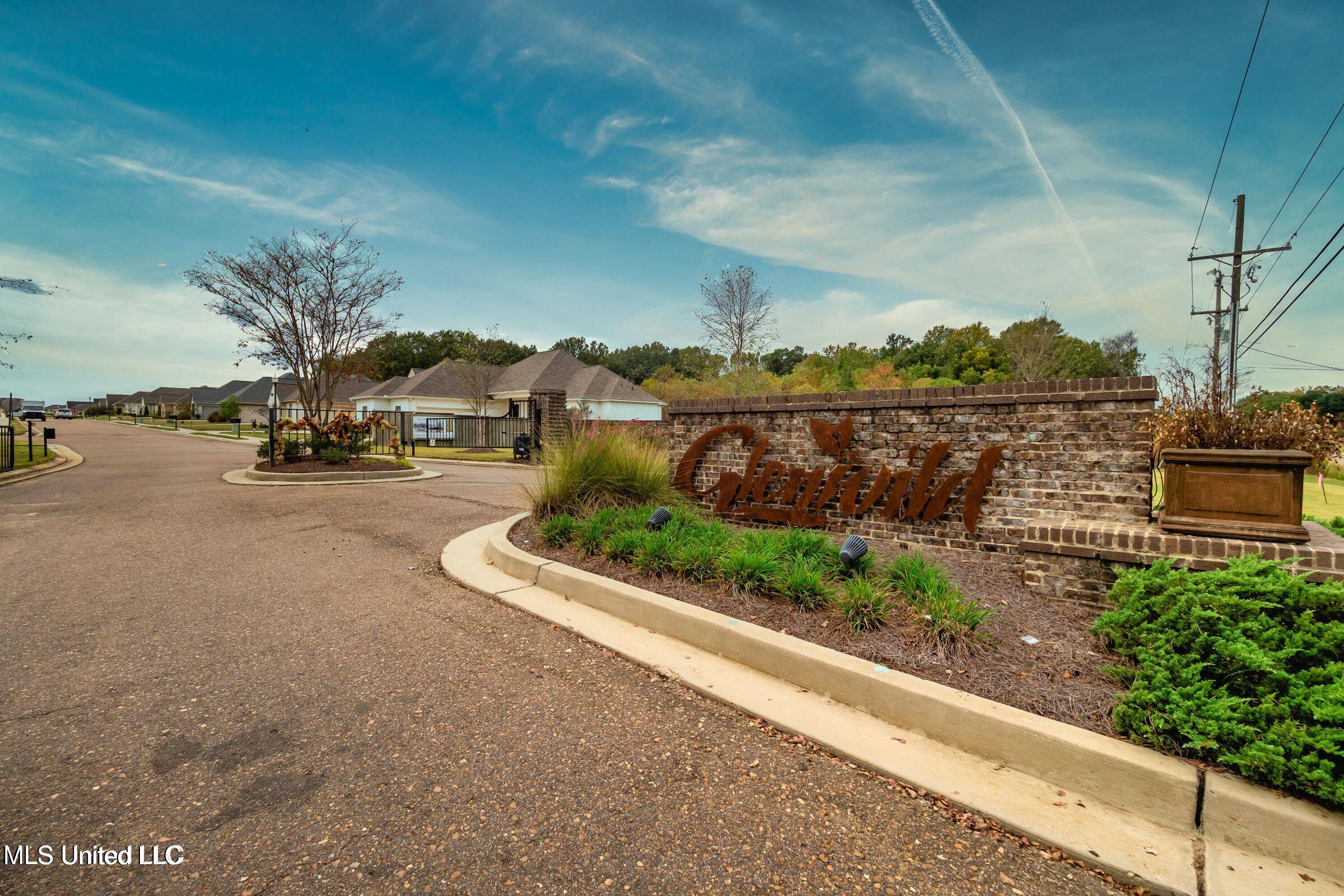 416 Aurora Circle