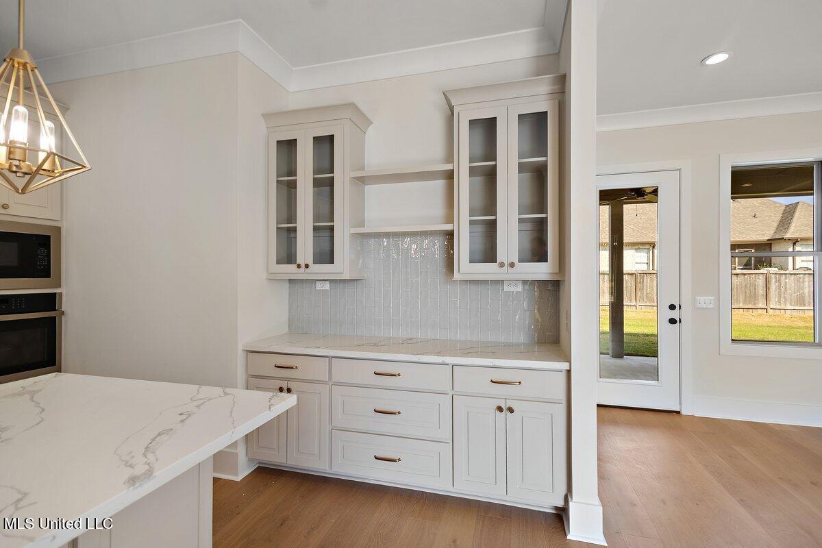 416 Aurora Circle
