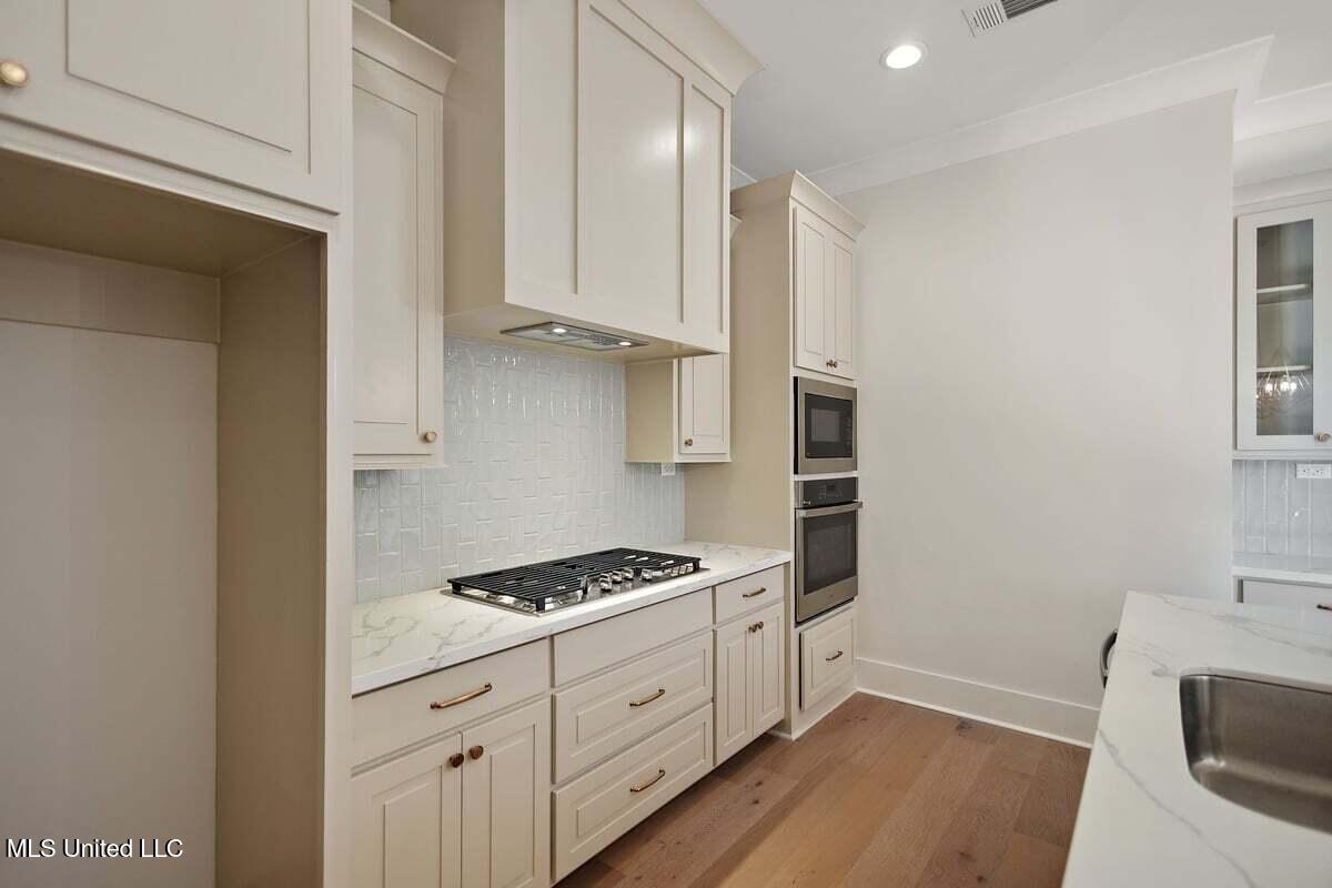 416 Aurora Circle